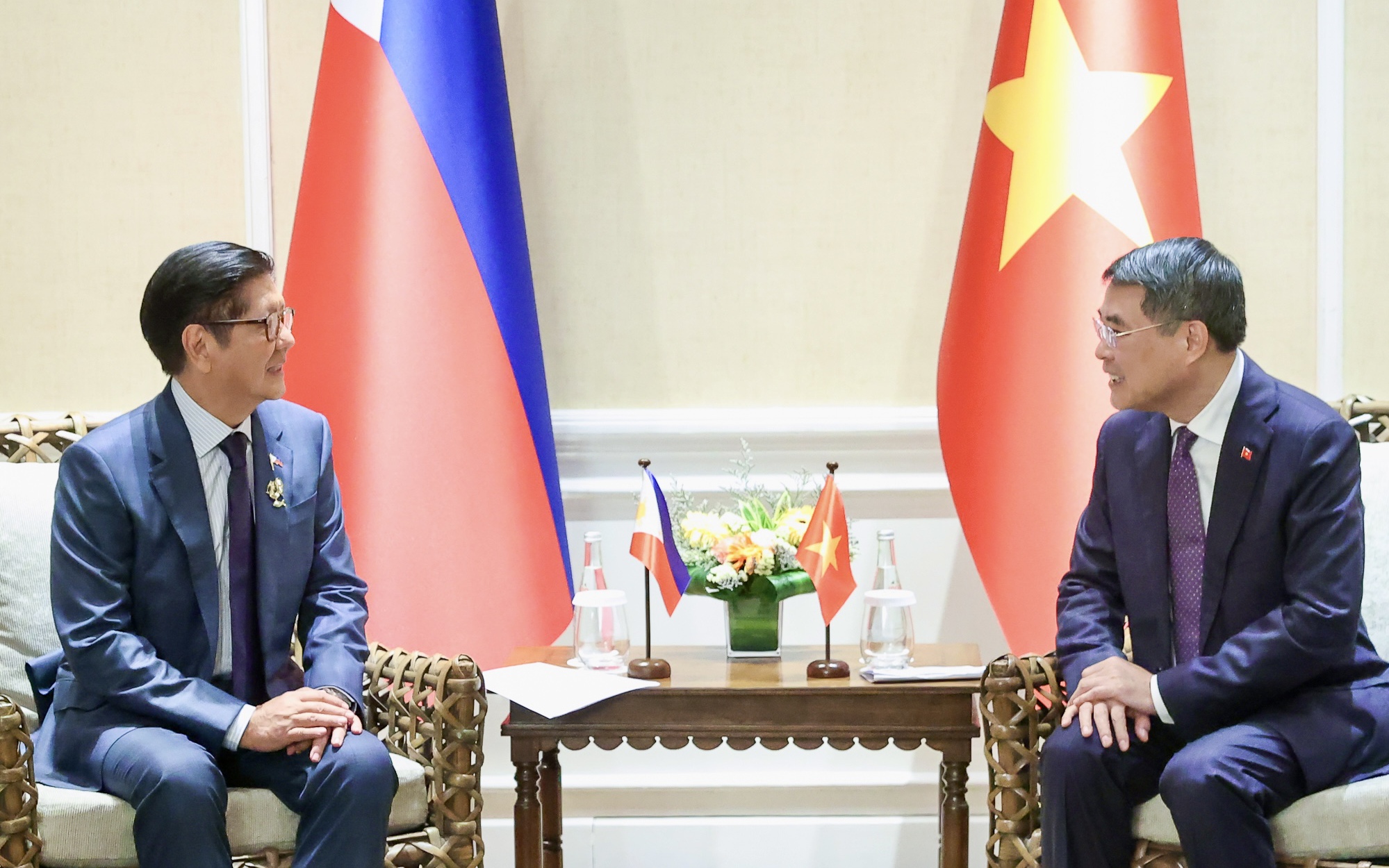 Thủ tướng Lê Minh Hưng hội kiến Tổng thống Philippines