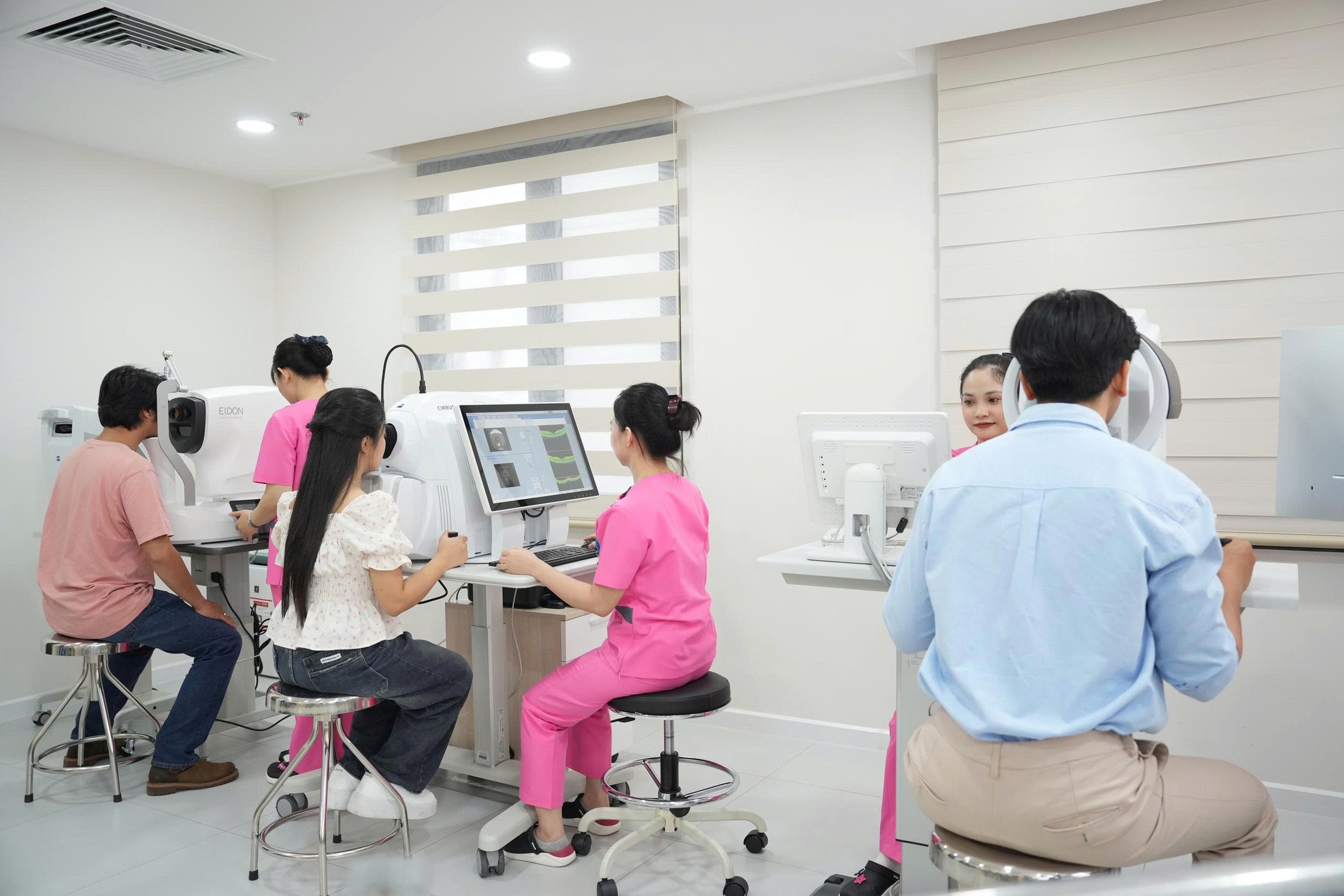 Cập nhật tiến bộ mới trong điều trị nhãn khoa- Ảnh 2.