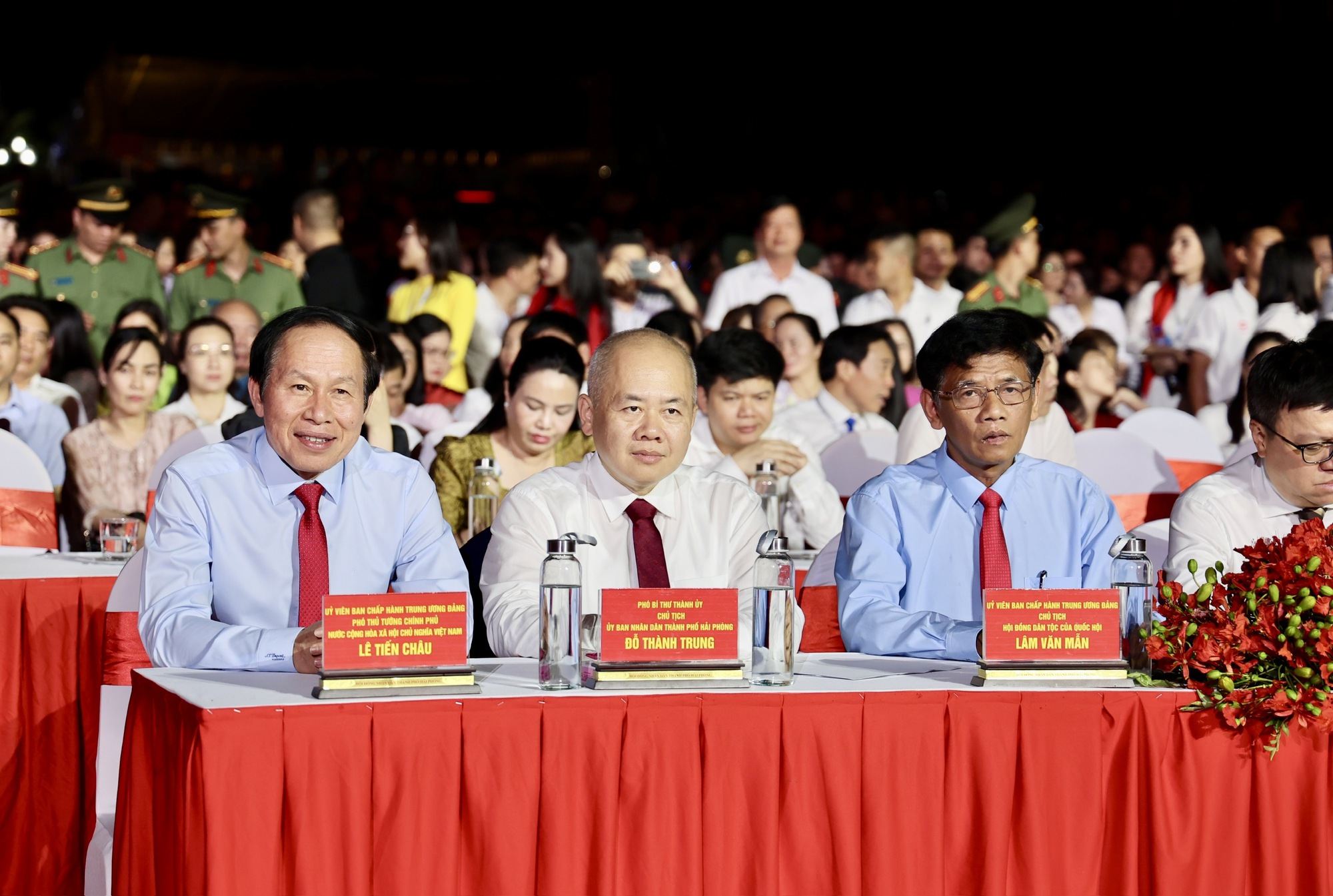 Phó Thủ tướng Lê Tiến Châu dự khai mạc Lễ hội Hoa Phượng Đỏ - Hải Phòng 2026- Ảnh 2.