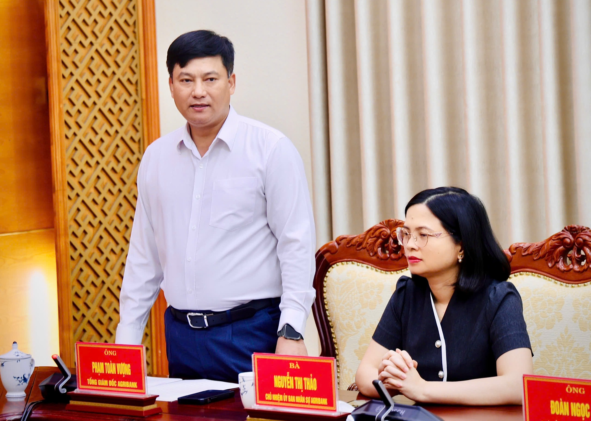 Agribank đồng hành trao 5 tỷ đồng cho y tế và an sinh xã hội- Ảnh 2.