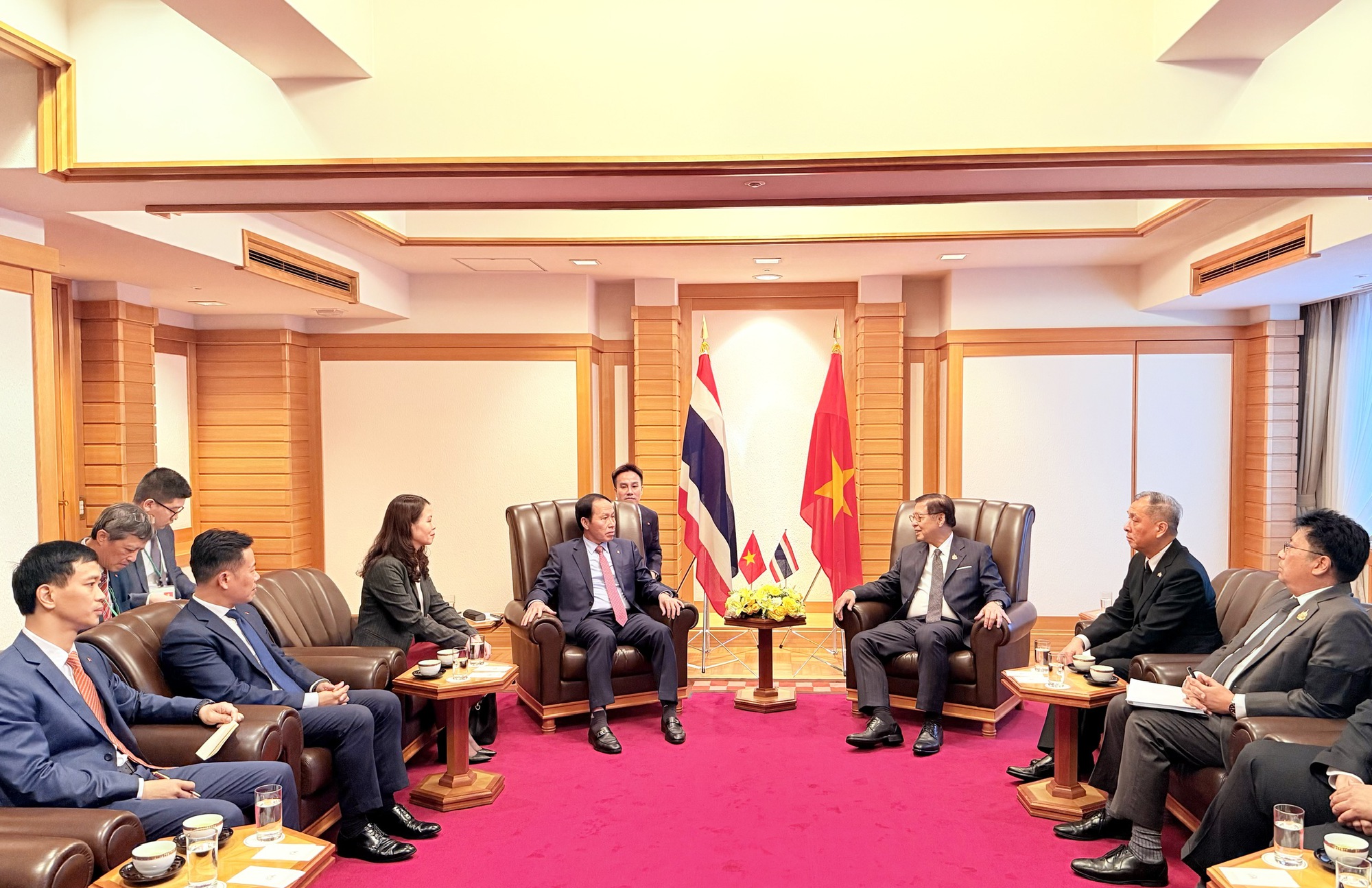 Phó Thủ tướng Chính phủ Lê Tiến Châu gặp Phó Thủ tướng Thái Lan Sihasak Phuangketkeow trong khuôn khổ Hội nghị Tương lai châu Á- Ảnh 2. Phó Thủ tướng Chính phủ Lê Tiến Châu gặp Phó Thủ tướng Thái Lan Sihasak Phuangketkeow trong khuôn khổ Hội nghị Tương lai châu Á- Ảnh 2.
