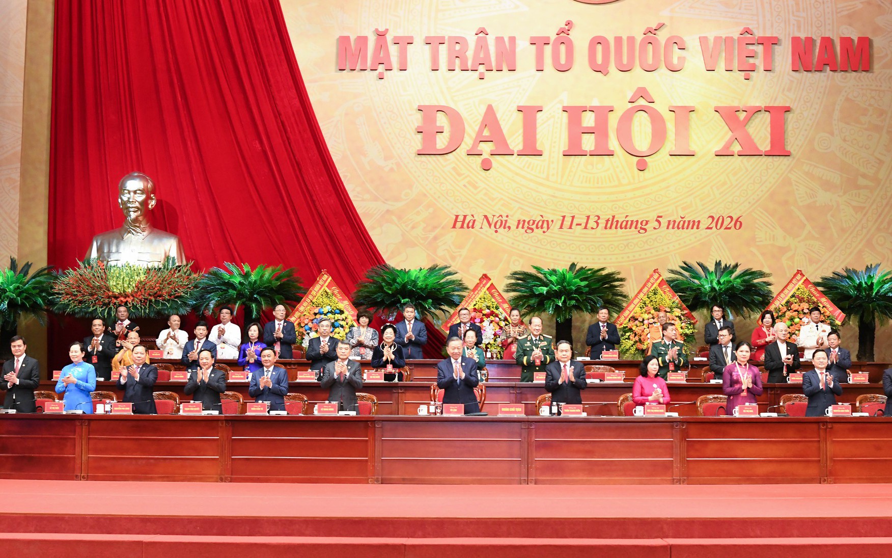 Phát huy ý chí tự lực tự cường của đồng bào các dâ