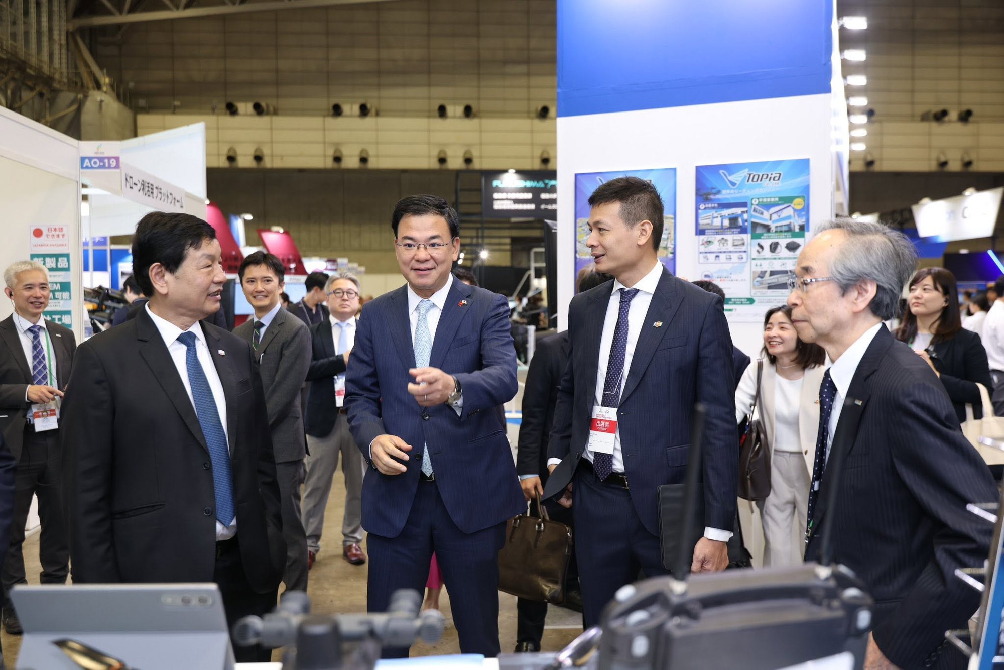 5 doanh nghiệp công nghệ tỷ USD và khát vọng đưa Việt Nam trở thành trung tâm công nghiệp công nghệ số của thế giới- Ảnh 3. 5 doanh nghiệp công nghệ tỷ USD và khát vọng đưa Việt Nam trở thành trung tâm công nghiệp công nghệ số của thế giới- Ảnh 3.