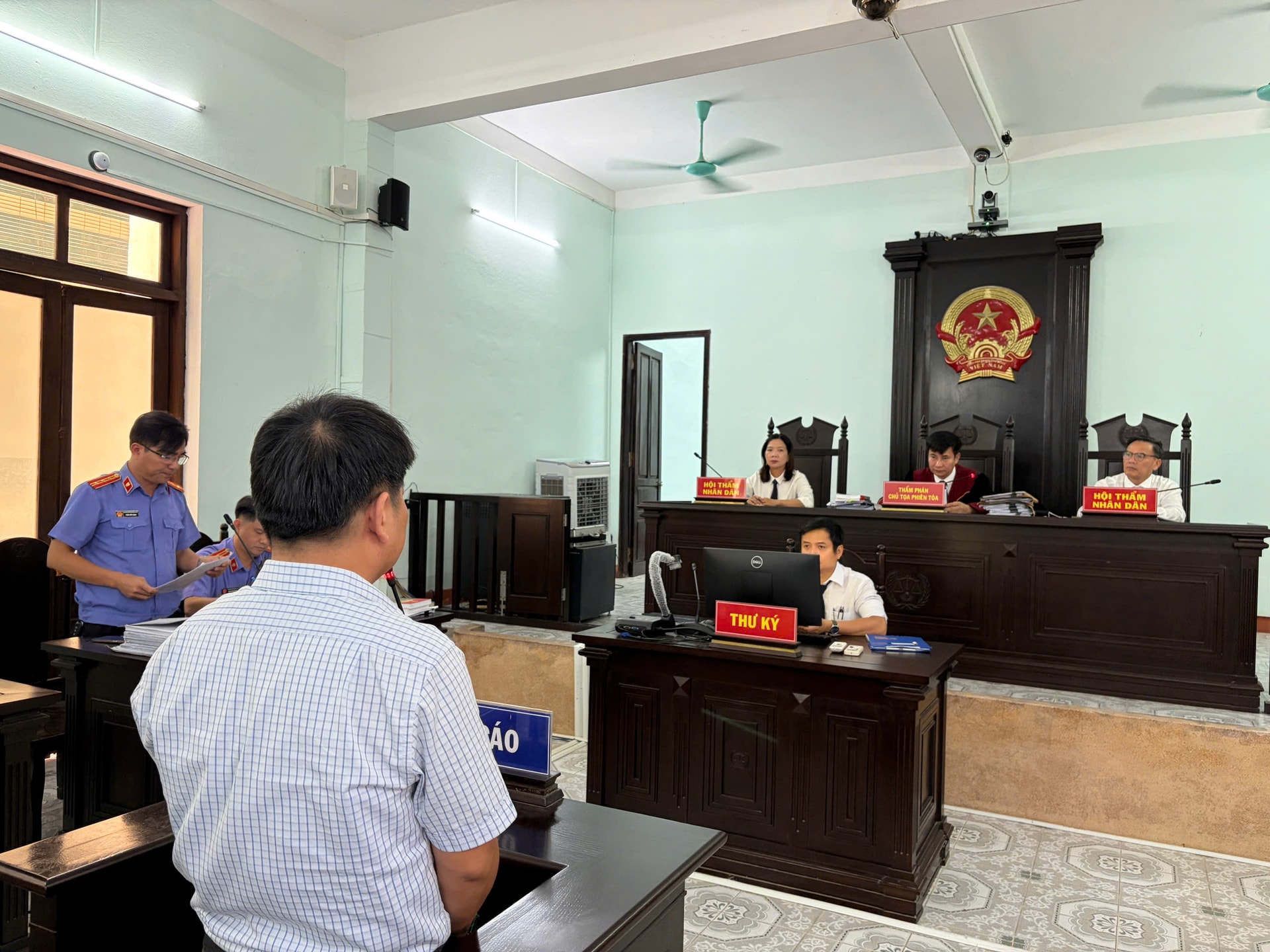 Không để gián đoạn hoạt động xét xử trong vận hành mô hình Tòa án 3 cấp- Ảnh 1. Không để gián đoạn hoạt động xét xử trong vận hành mô hình Tòa án 3 cấp- Ảnh 1.