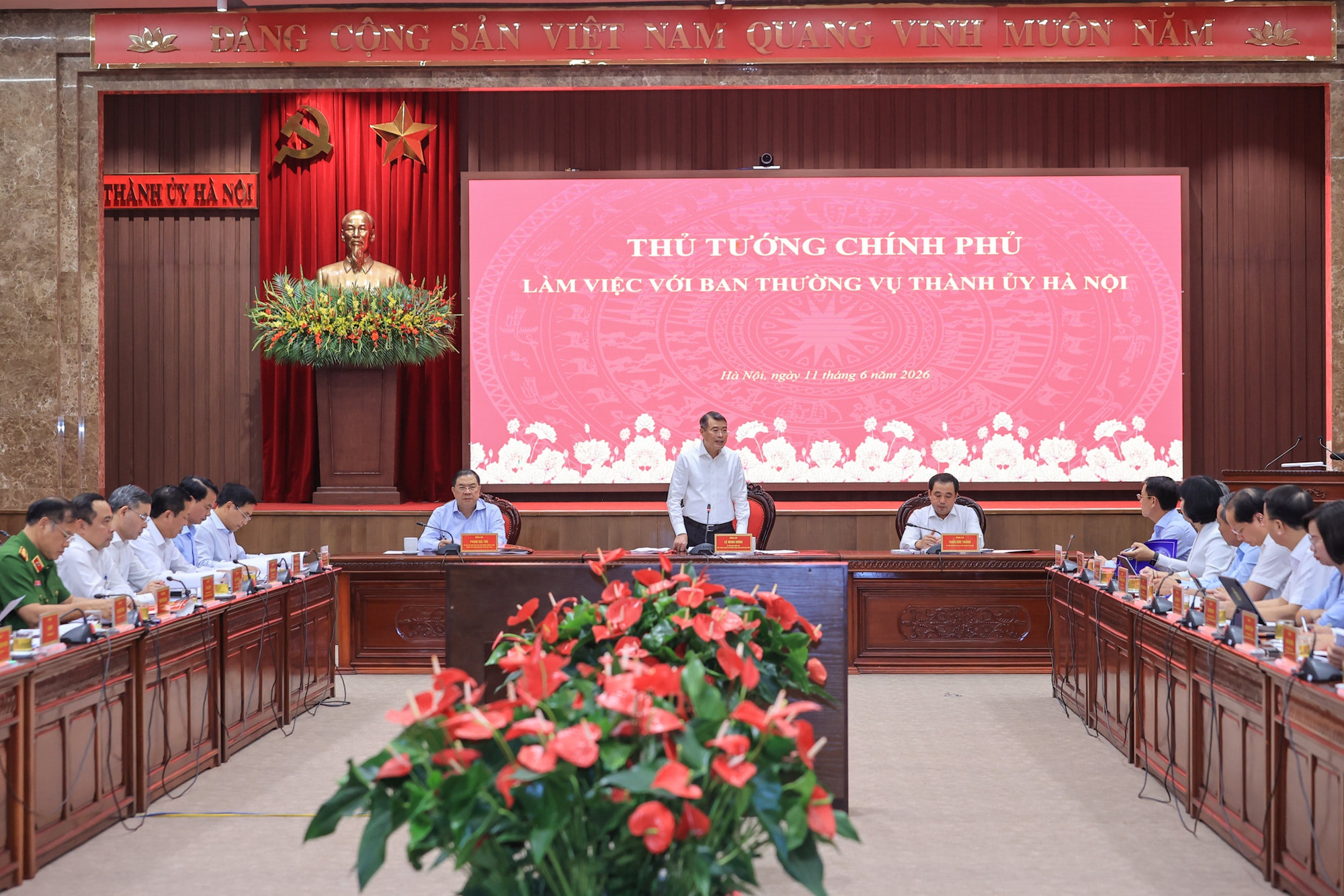 Thủ tướng: Hà Nội sẽ được ưu tiên nguồn lực, cơ chế nhưng phải cam kết tăng chất lượng đầu tư và đóng góp cho cả nước- Ảnh 1. Thủ tướng: Hà Nội sẽ được ưu tiên nguồn lực, cơ chế nhưng phải cam kết tăng chất lượng đầu tư và đóng góp cho cả nước- Ảnh 1.