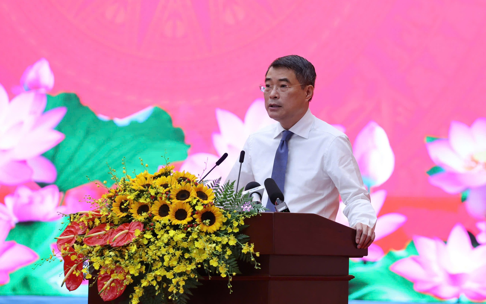Thủ tướng Lê Minh Hưng: Đưa ngọn lửa thi đua trở thành sức mạnh hành động để tăng trưởng bền vững '2 con số'*
