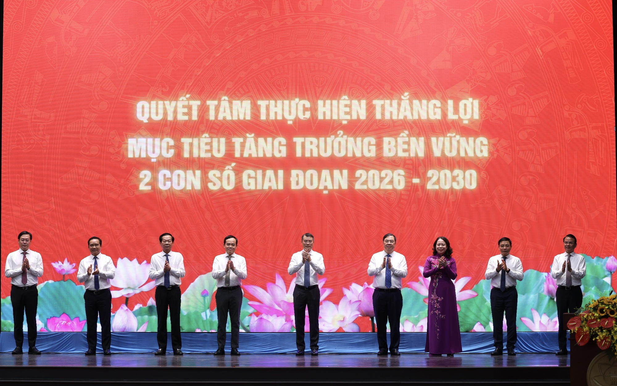 Thủ tướng Lê Minh Hưng phát động Phong trào thi đua quyết tâm thực hiện thắng lợi mục tiêu tăng trưởng bền vững '2 con số'