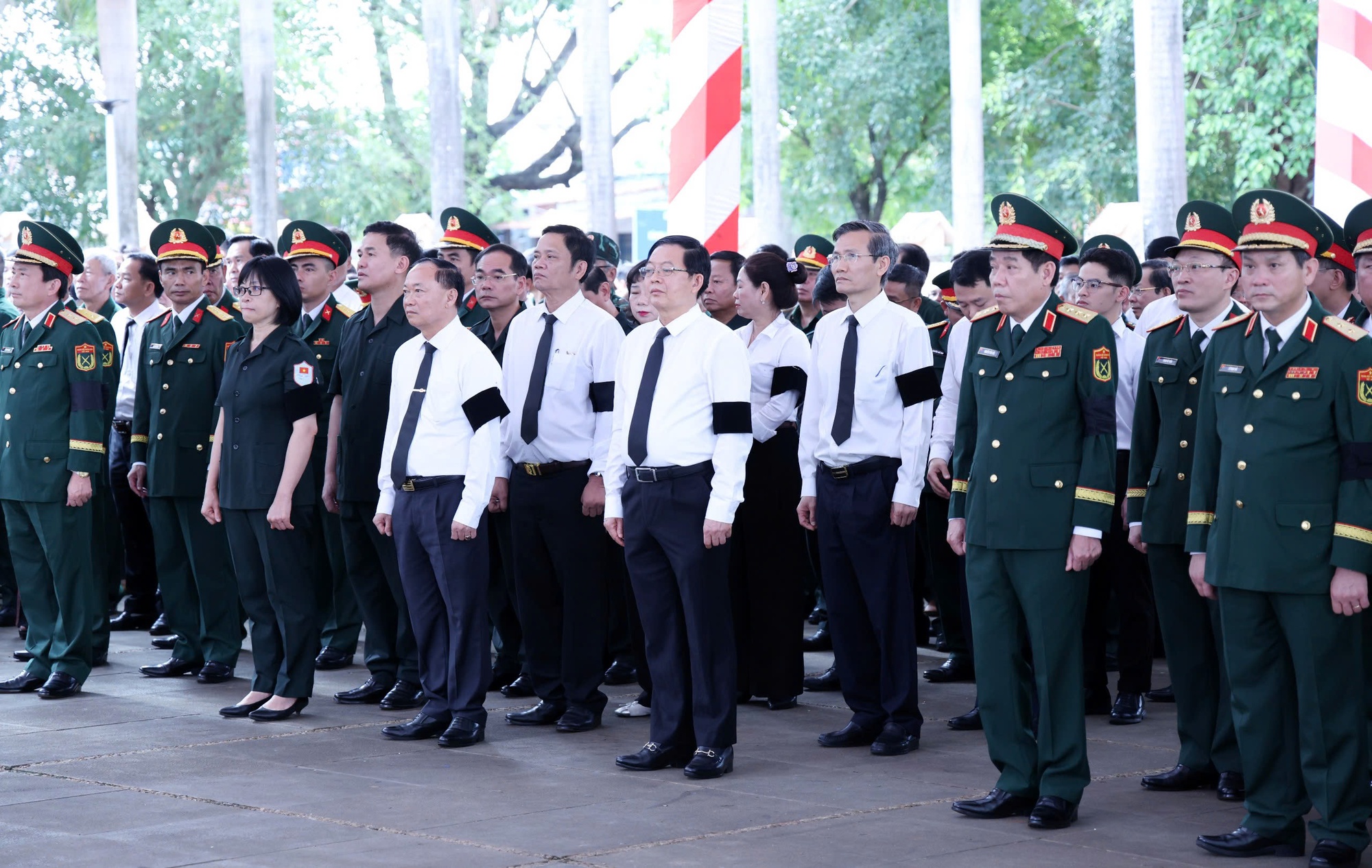 Phó Thủ tướng Hồ Quốc Dũng dự Lễ truy điệu, an táng hài cốt liệt sĩ tại xã Đức Cơ, Gia Lai- Ảnh 2. Phó Thủ tướng Hồ Quốc Dũng dự Lễ truy điệu, an táng hài cốt liệt sĩ tại xã Đức Cơ, Gia Lai- Ảnh 2.