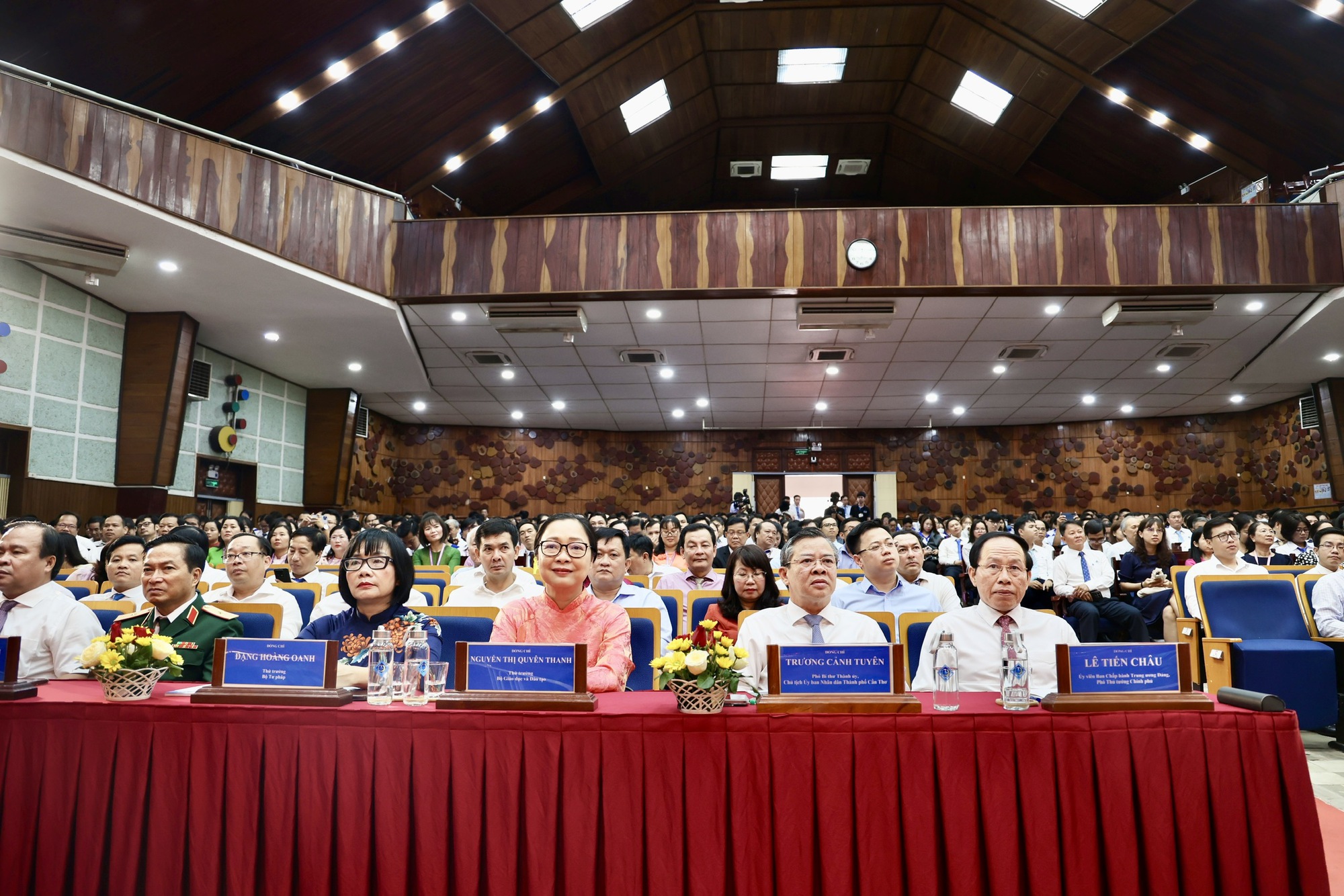 Đại học Cần Thơ phải tiên phong nghiên cứu, đổi mới sáng tạo và tư vấn chính sách cho sự phát triển vùng- Ảnh 1.