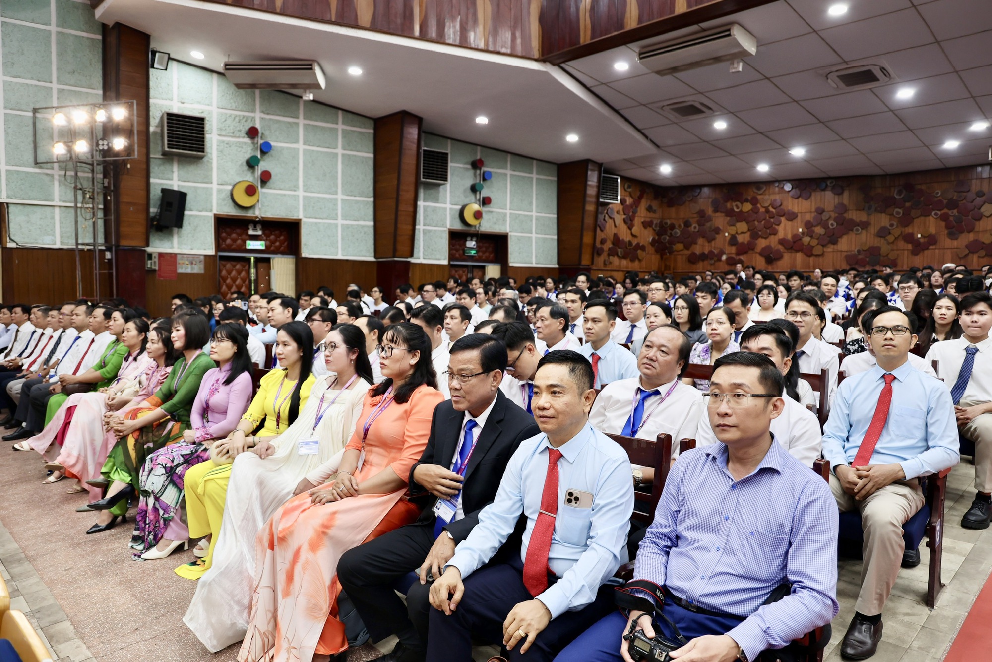 Đại học Cần Thơ phải tiên phong nghiên cứu, đổi mới sáng tạo và tư vấn chính sách cho sự phát triển vùng- Ảnh 6.