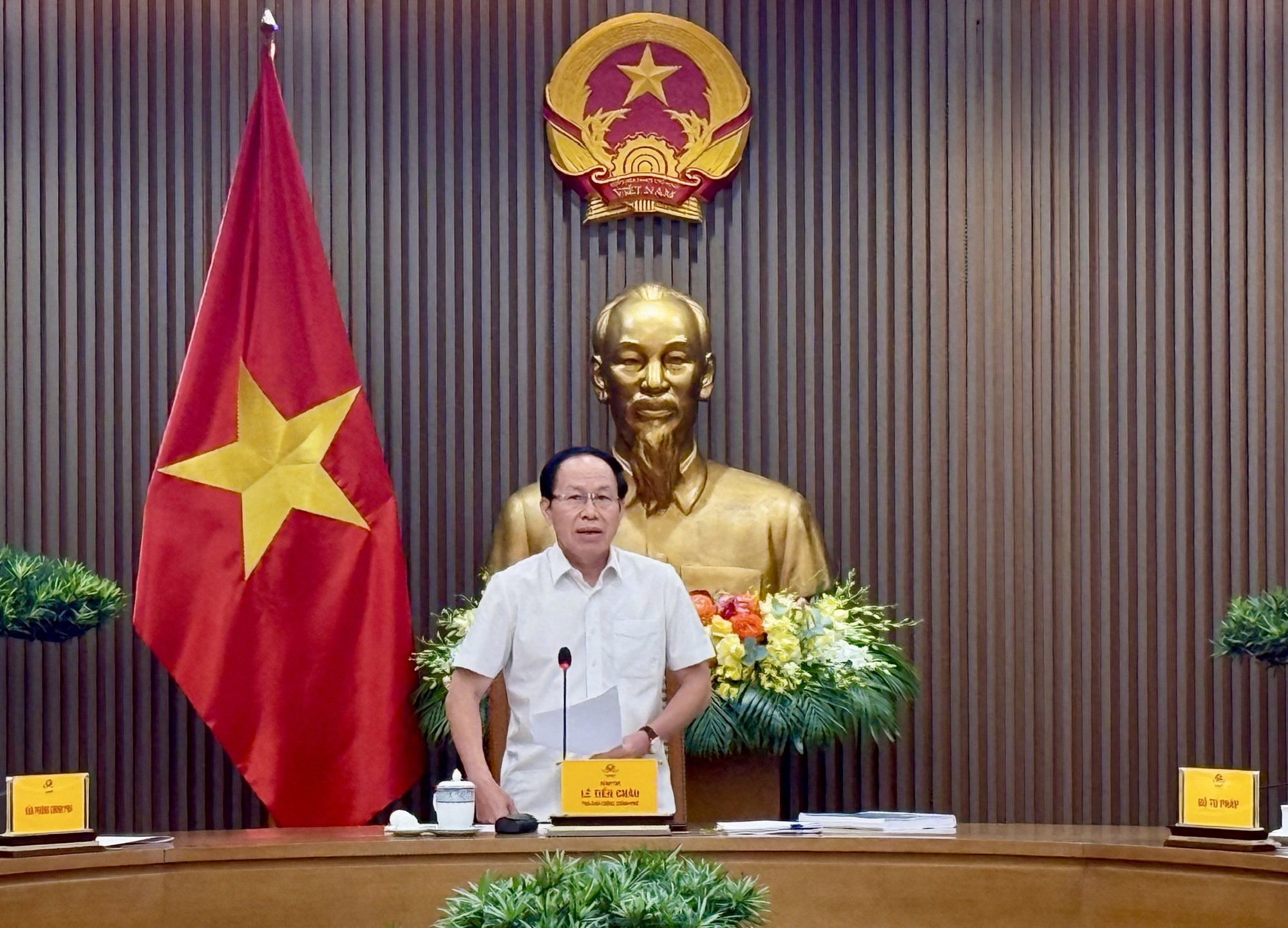 Phó Thủ tướng Lê Tiến Châu chủ trì họp rà soát 03 dự án luật- Ảnh 1. Phó Thủ tướng Lê Tiến Châu chủ trì họp rà soát 03 dự án luật- Ảnh 1.