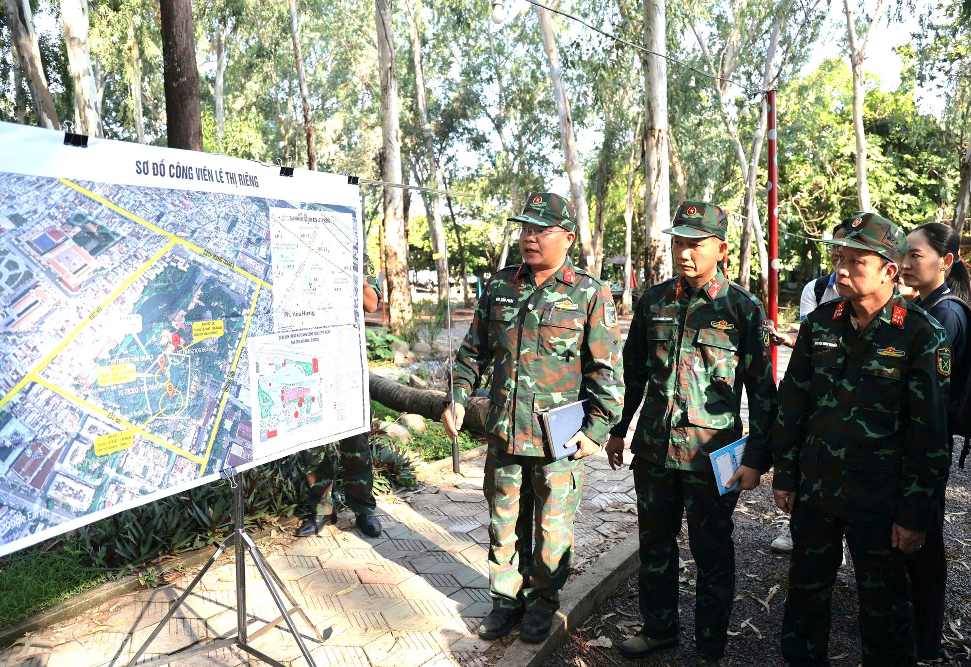Dùng công nghệ hiện đại tìm kiếm dấu tích hố chôn tập thể tại Công viên Lê Thị Riêng- Ảnh 1. Dùng công nghệ hiện đại tìm kiếm dấu tích hố chôn tập thể tại Công viên Lê Thị Riêng- Ảnh 1.