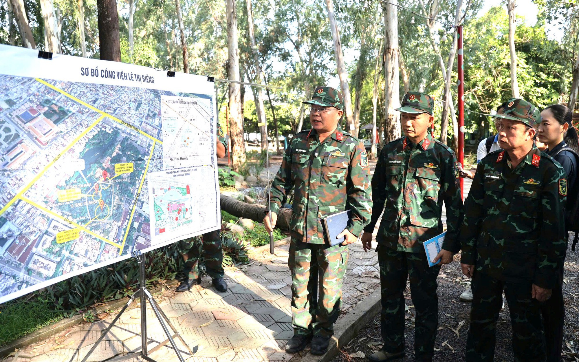 Dùng công nghệ hiện đại tìm kiếm dấu tích hố chôn tập thể tại Công viên Lê Thị Riêng