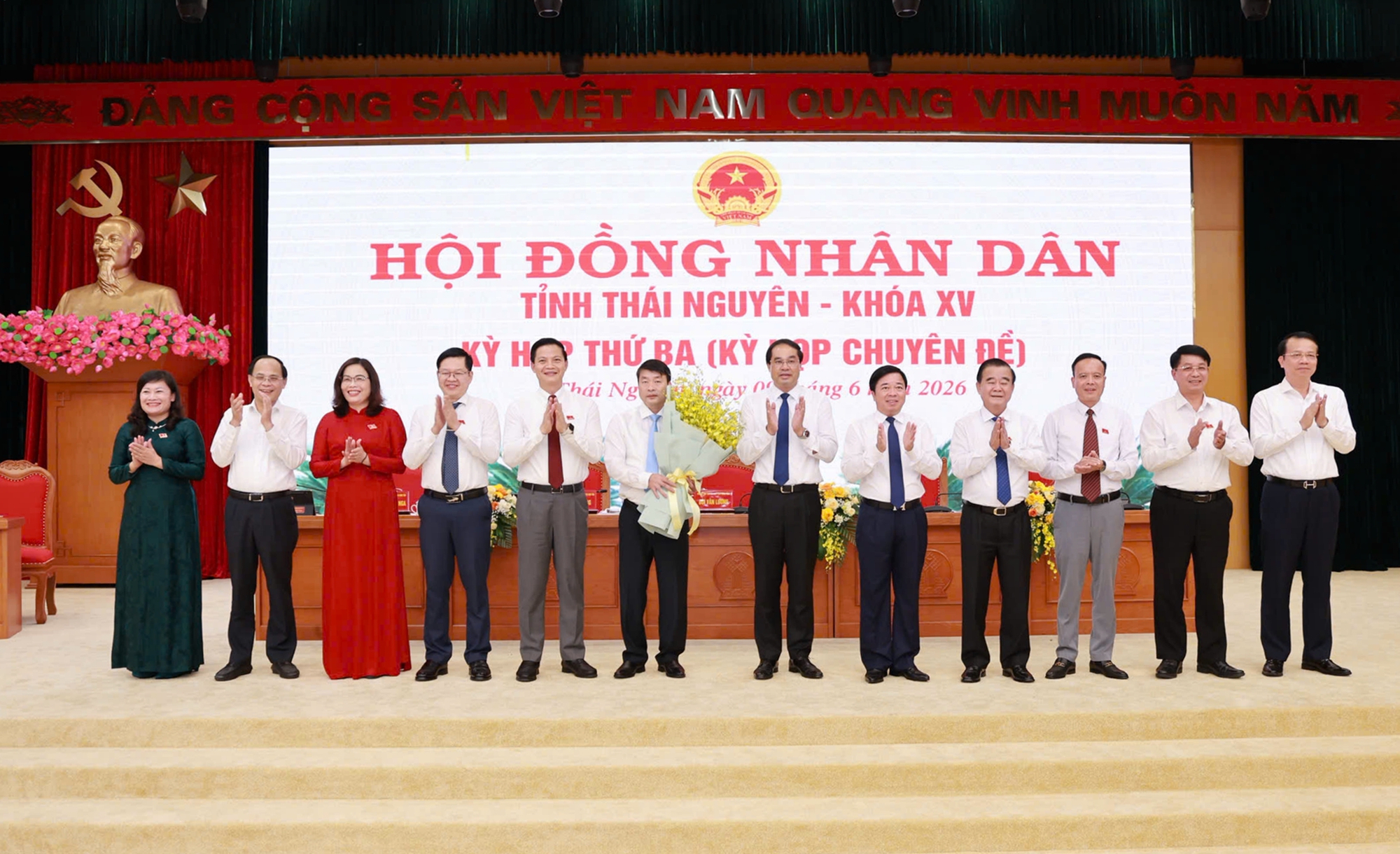 Phê chuẩn Phó Chủ tịch UBND tỉnh Thái Nguyên- Ảnh 1.