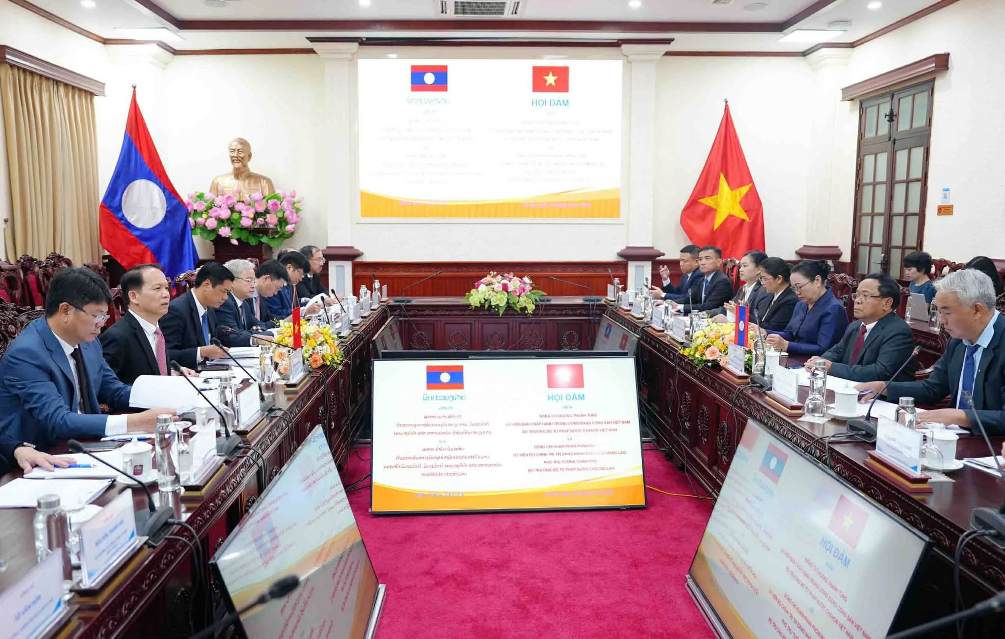 Củng cố hợp tác pháp luật, tư pháp giữa Việt Nam và Lào- Ảnh 2. Củng cố hợp tác pháp luật, tư pháp giữa Việt Nam và Lào- Ảnh 2.