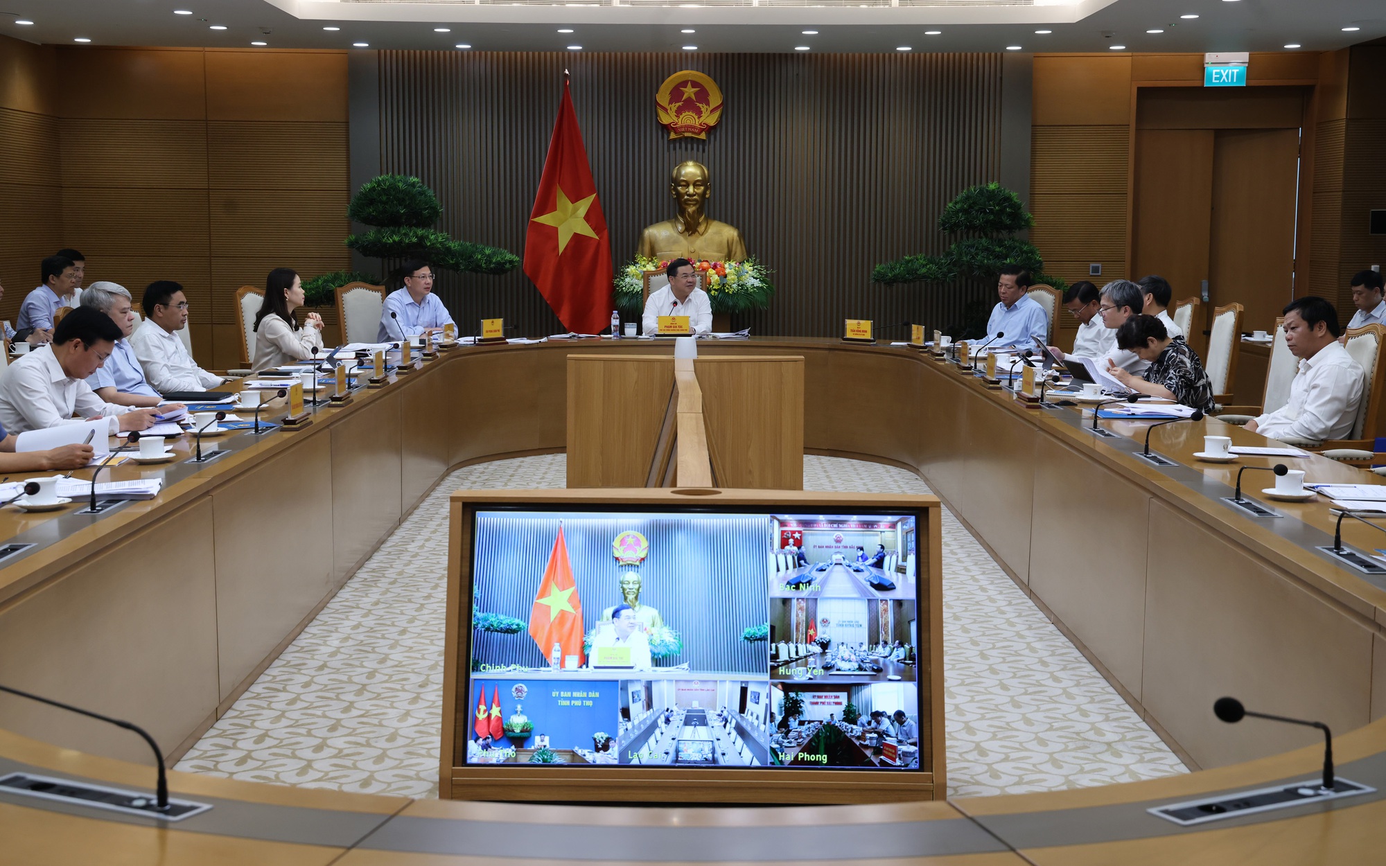 Phó Thủ tướng Thường trực Phạm Gia Túc: Bảo đảm tiến độ dự án đường sắt Lào Cai - Hà Nội - Hải Phòng, tuân thủ nghiêm ngặt quy trình- Ảnh 1.
