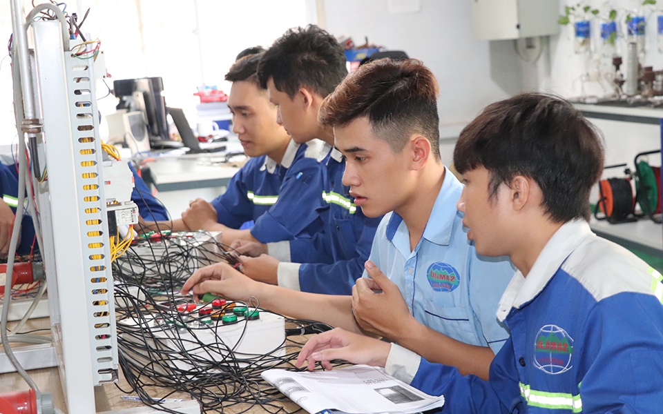 Hình thức hỗ trợ học phí cho người học cao đẳng nghề