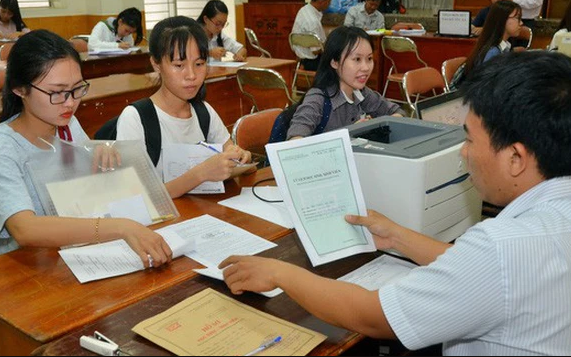 Sinh viên được giảm 50% học phí cần có điều kiện gì?