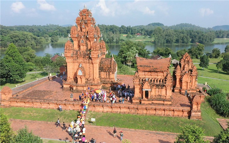 Chuyển giao Làng Văn hóa - Du lịch các dân tộc Việt Nam về UBND TP Hà Nội quản lý