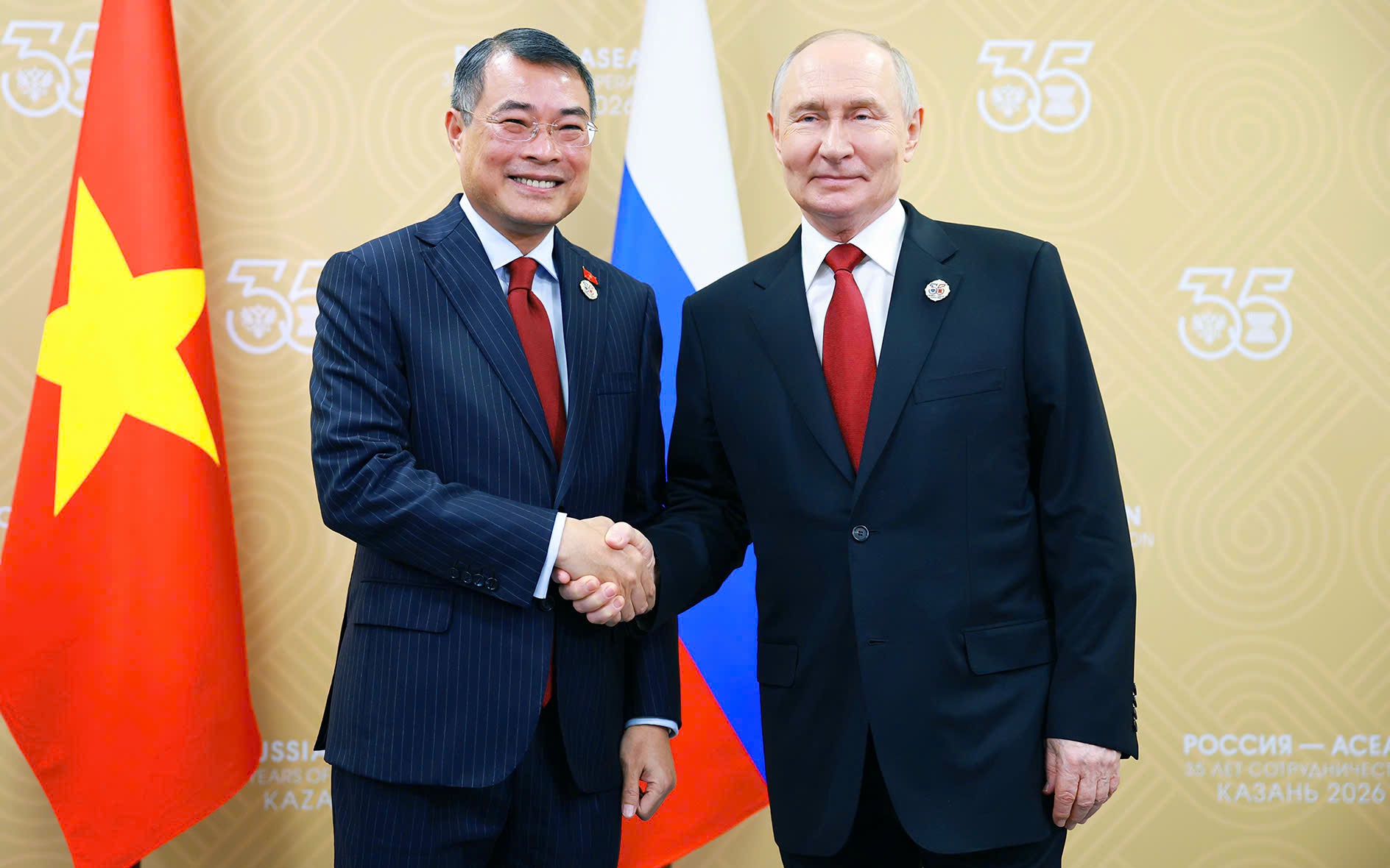 Thủ tướng Chính phủ Lê Minh Hưng hội kiến Tổng thống Nga Vladimir Putin