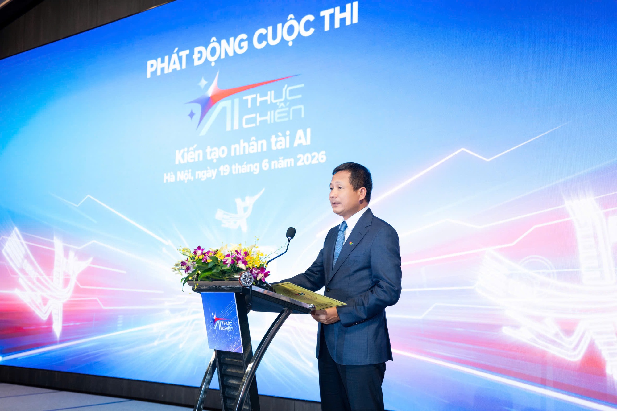 AI Thực chiến” mùa 2 khởi động, Techcombank tiếp tục trao học bổng trị giá 1 triệu USD- Ảnh 6.