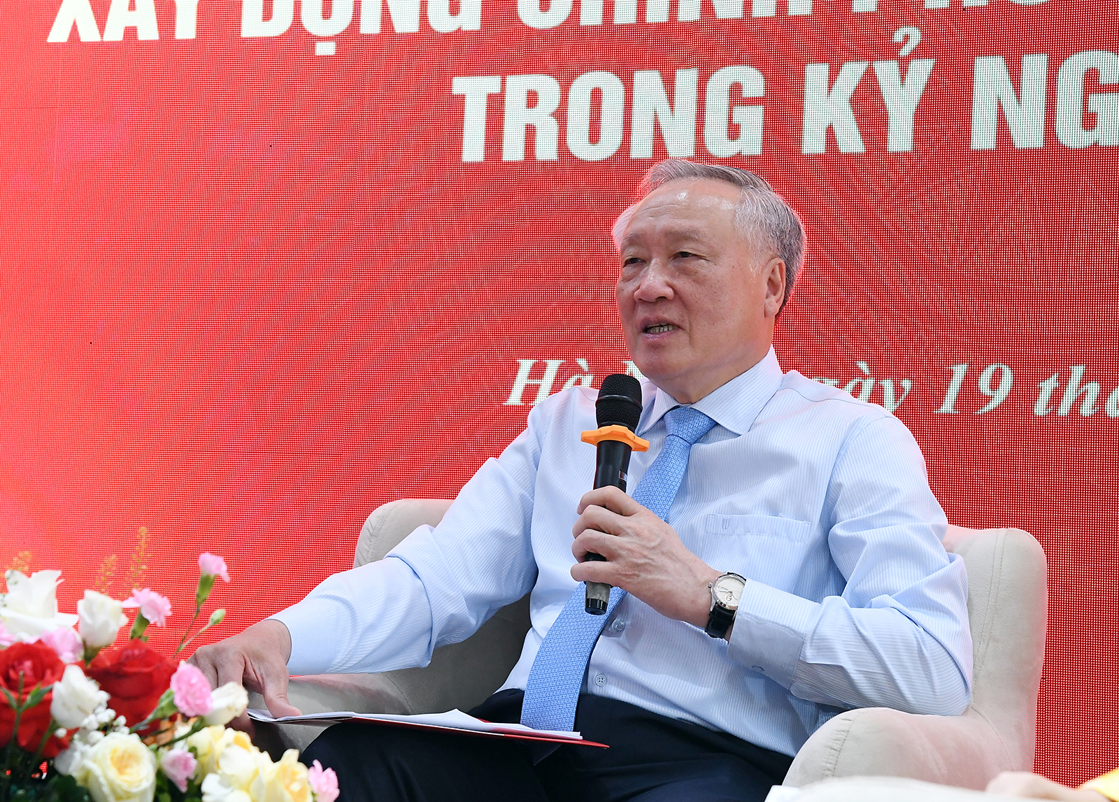Ra mắt cuốn sách
