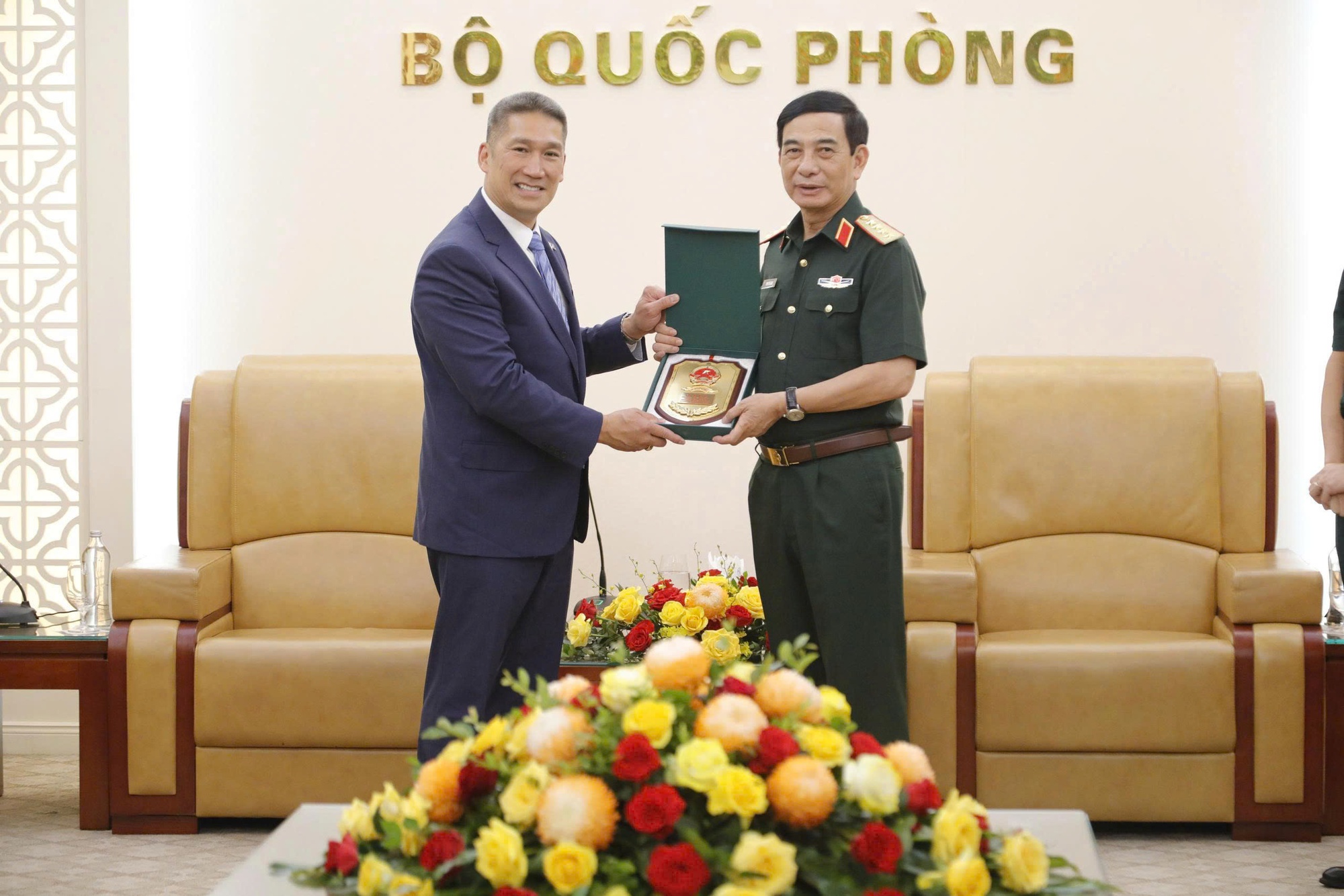 Đại tướng Phan Văn Giang tiếp Quyền Bộ trưởng Bộ Hải quân Hoa Kỳ- Ảnh 3.