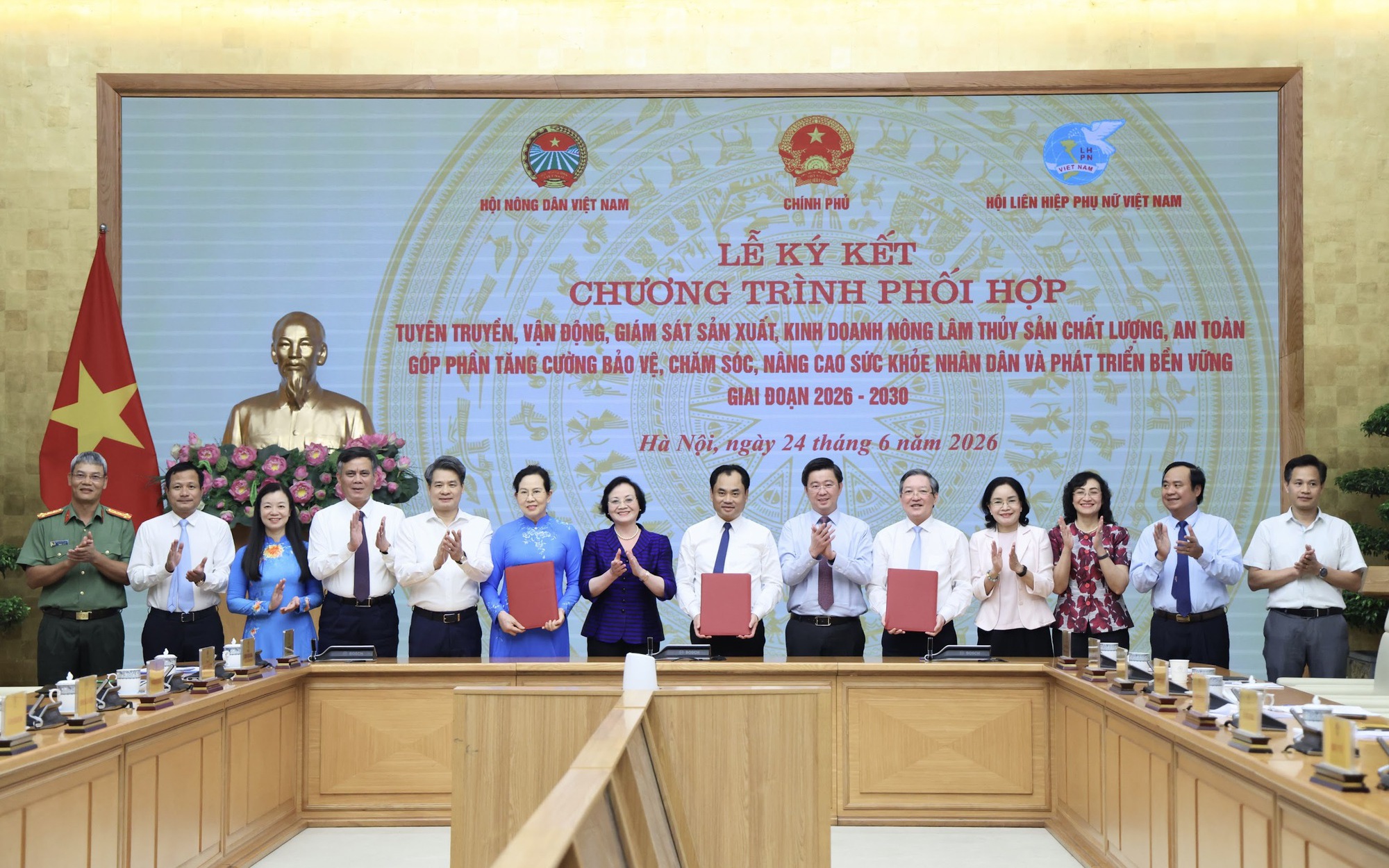 Bảo đảm an toàn thực phẩm là bảo vệ sức khỏe nhân dân và nền kinh tế nông nghiệp