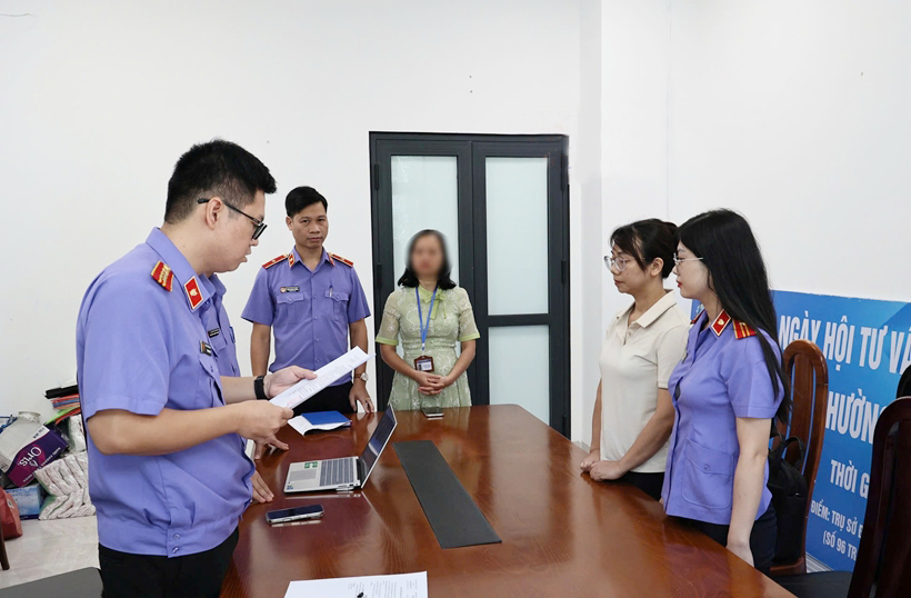 Khởi tố cựu kiểm sát viên làm sai lệch hồ sơ vụ án- Ảnh 1.