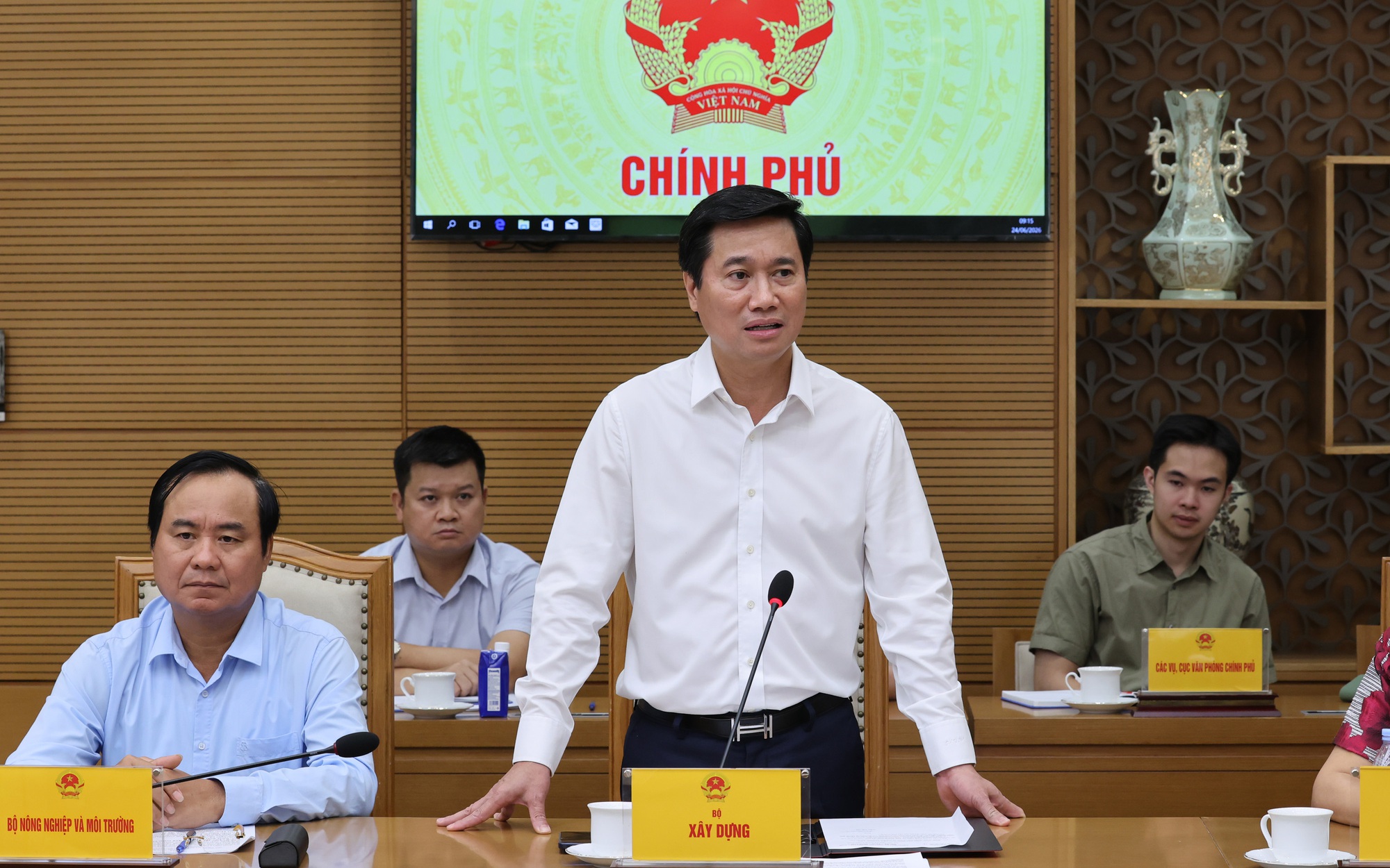 Phó Thủ tướng Thường trực Phạm Gia Túc chỉ đạo đẩy nhanh triển khai các dự án hợp tác đầu tư, hạ tầng trọng điểm Việt Nam - Lào- Ảnh 2.