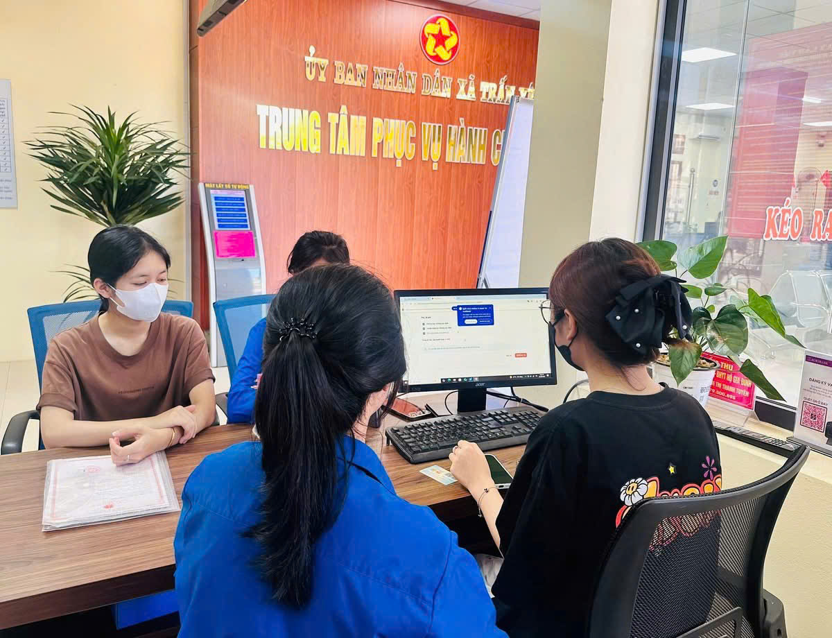 Mang 'một cửa' vượt núi, đưa dịch vụ công đến bản xa- Ảnh 6.