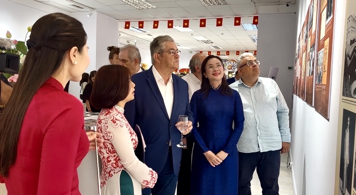 Lan tỏa di sản Hồ Chí Minh và Ngày Văn hoá Việt Nam tại Hy Lạp- Ảnh 2.
