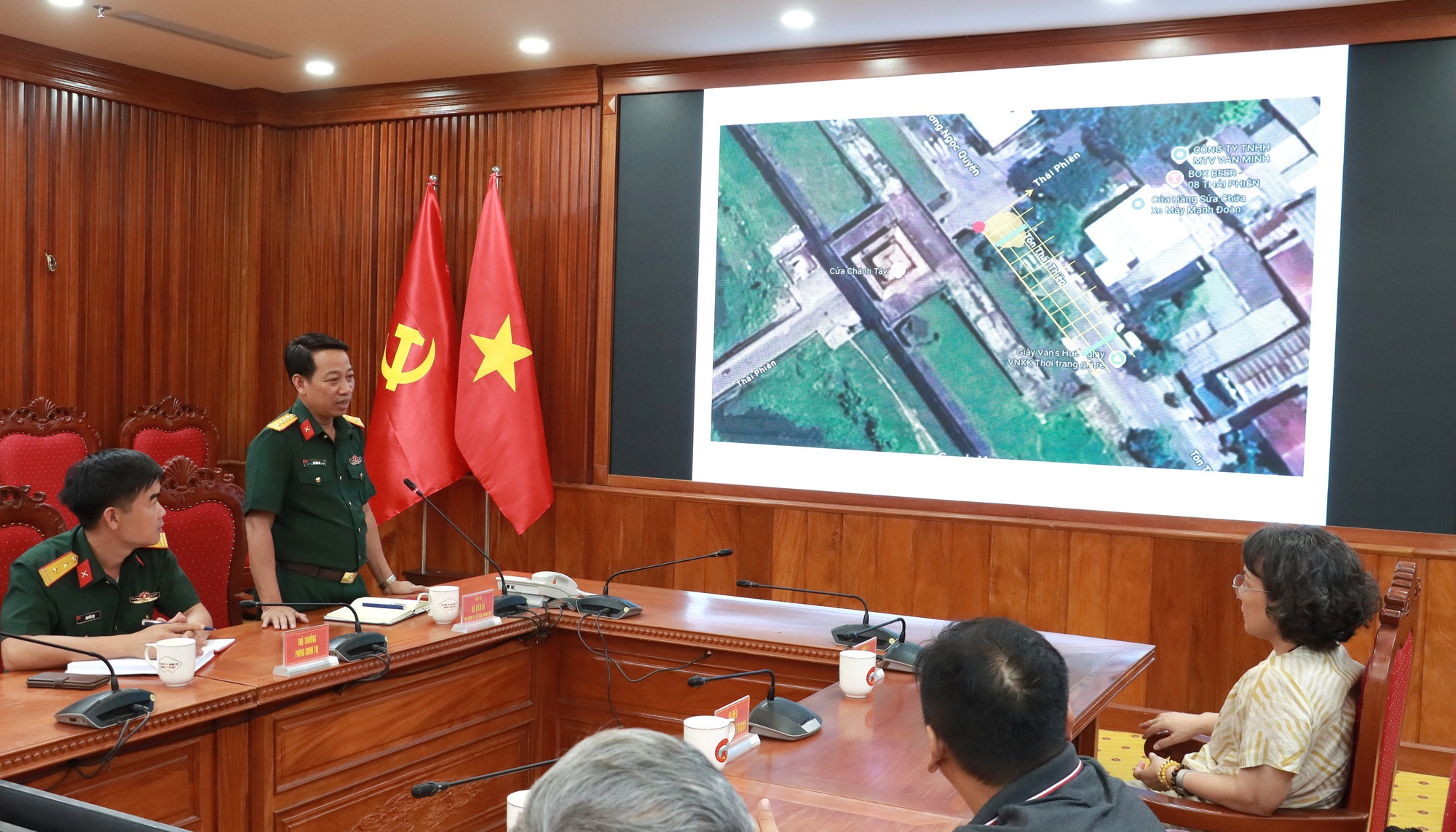 Radar xuyên đất ghi nhận kết quả bước đầu khi dò tìm mộ tập thể liệt sĩ tại Huế- Ảnh 2.