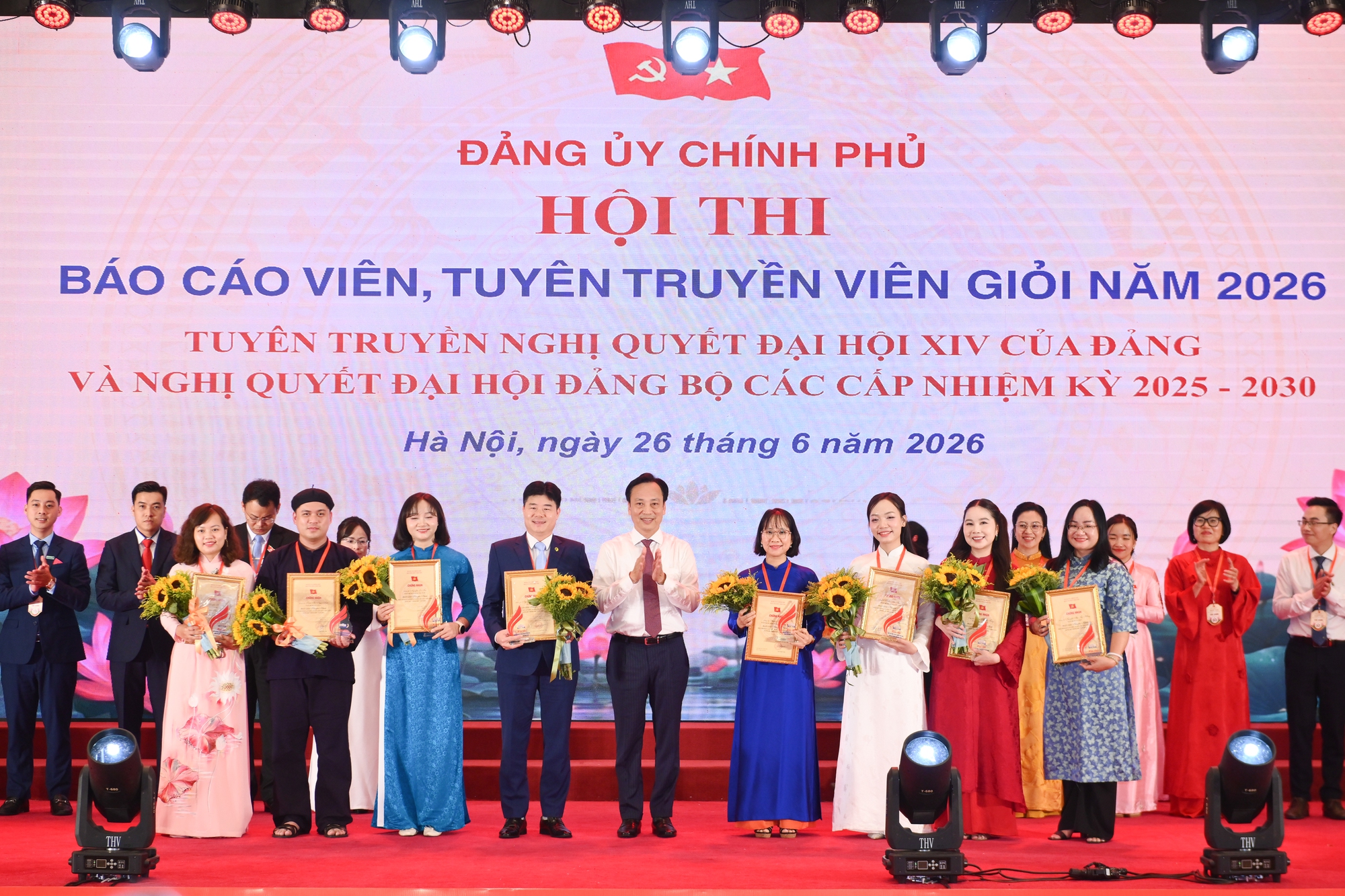 Trao giải Hội thi báo cáo viên, tuyên truyền viên giỏi Đảng bộ Chính phủ năm 2026- Ảnh 4.