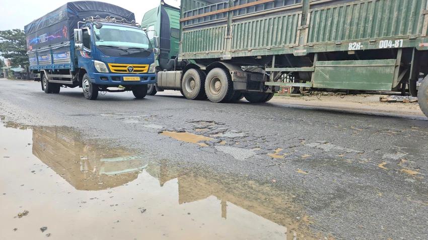 Thiếu mặt bằng, dự án cải tạo Quốc lộ 14B tiếp tục chậm tiến độ - Ảnh 1.
