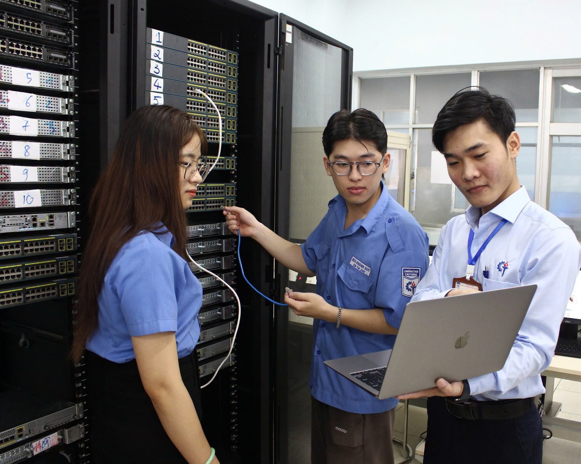 Bài 3. Nhân lực chất lượng cao: Điều kiện quyết định để TPHCM vươn lên thành đô thị toàn cầu- Ảnh 3.