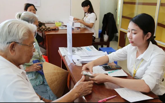 Chế độ đối với cán bộ xã già yếu nghỉ việc