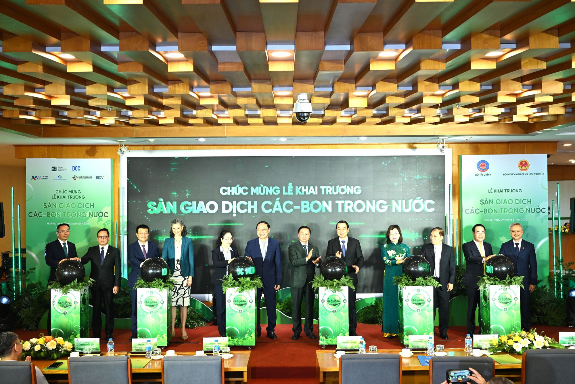 Sàn giao dịch các-bon Việt Nam vận hành, doanh nghiệp thêm công cụ giảm phát thải- Ảnh 1.