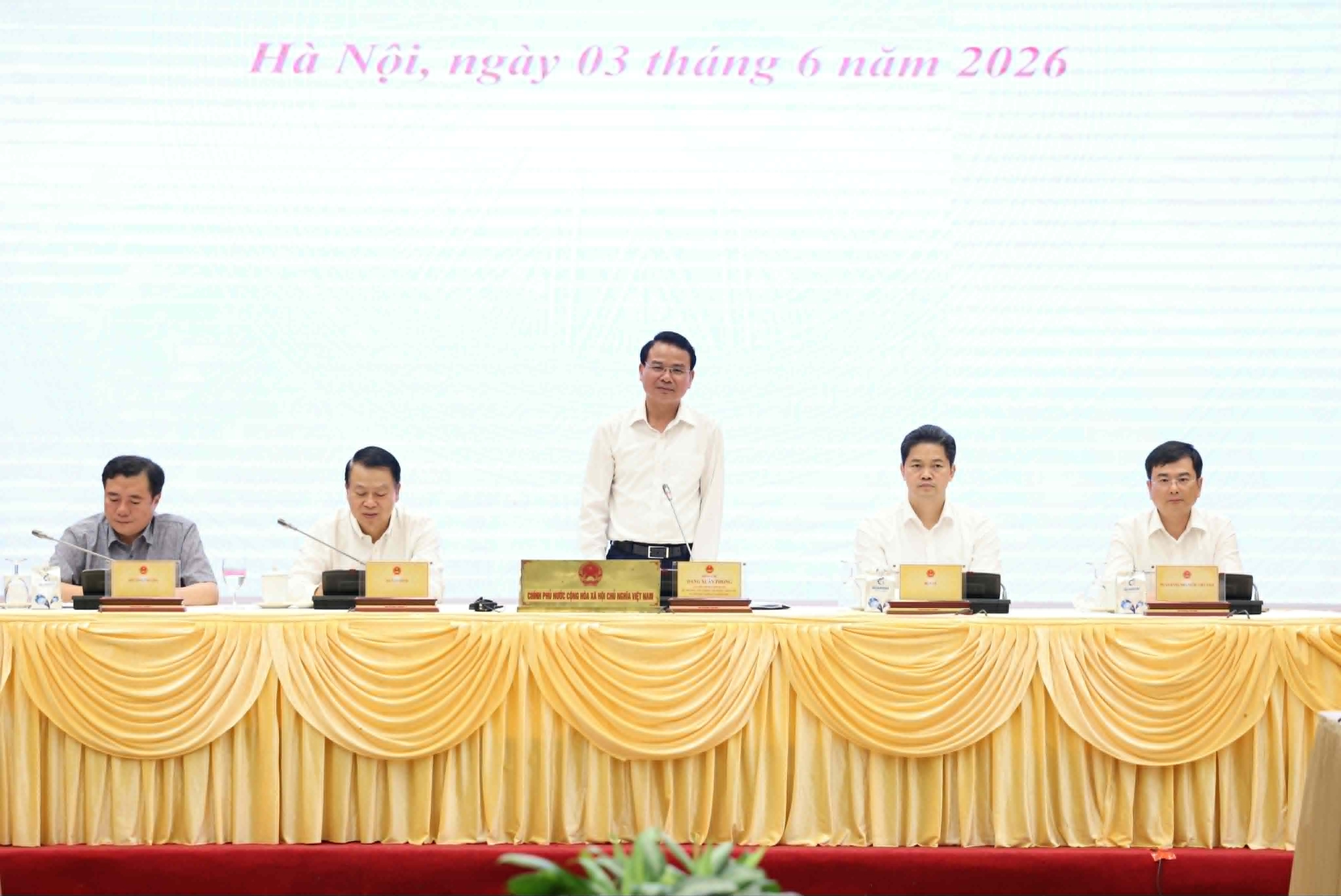 Họp báo Chính phủ thường kỳ tháng 5: Người phát ngôn của Chính phủ chúc mừng báo chí nhân ngày 21/6- Ảnh 1.