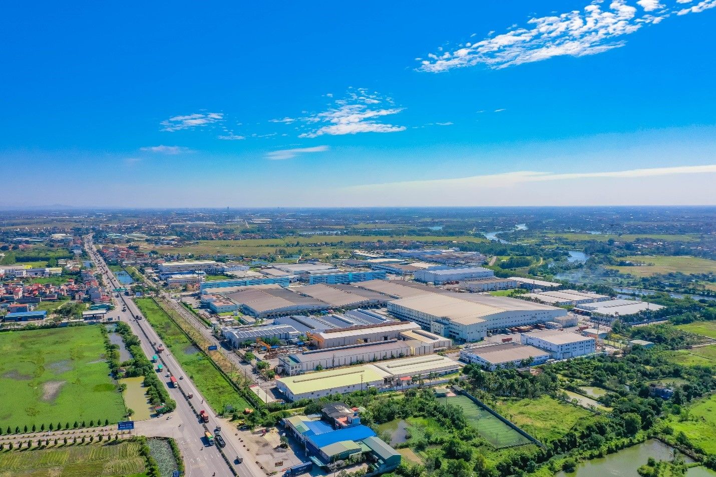 ROX Group: Khẳng định vị thế với chiến lược lấy khách hàng làm trung tâm- Ảnh 1.