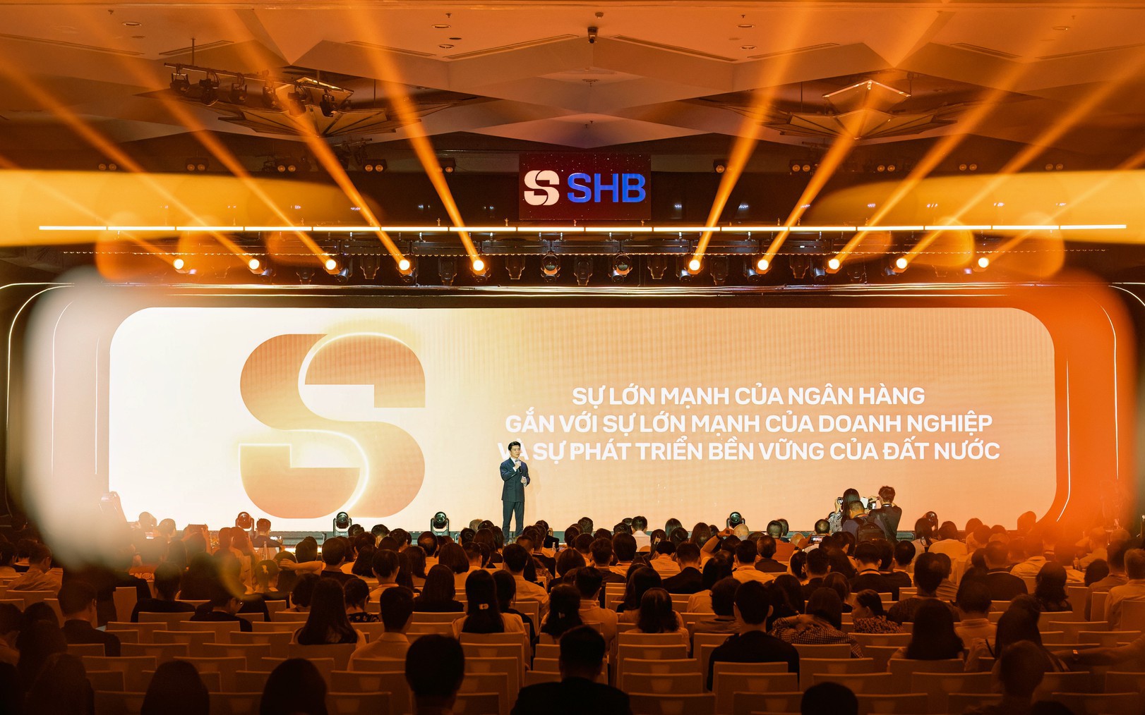 Từ nền tảng 33 năm, SHB tăng tốc hành trình đưa dấu ấn Việt ra thế giới