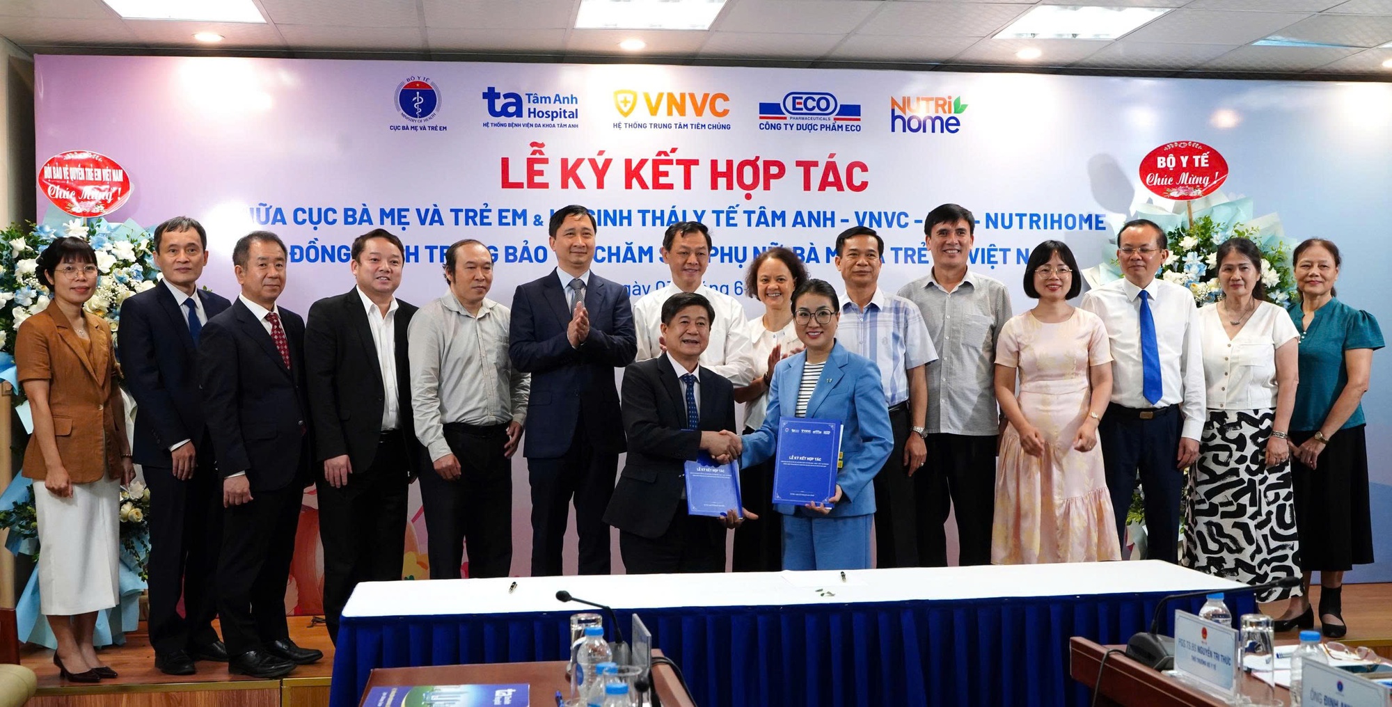 Triển khai nhiều hoạt động chăm sóc sức khỏe cho trẻ em và phụ nữ trên toàn quốc- Ảnh 1.