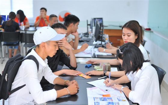 Thí sinh tự do có phải nộp phí hỗ trợ thi?