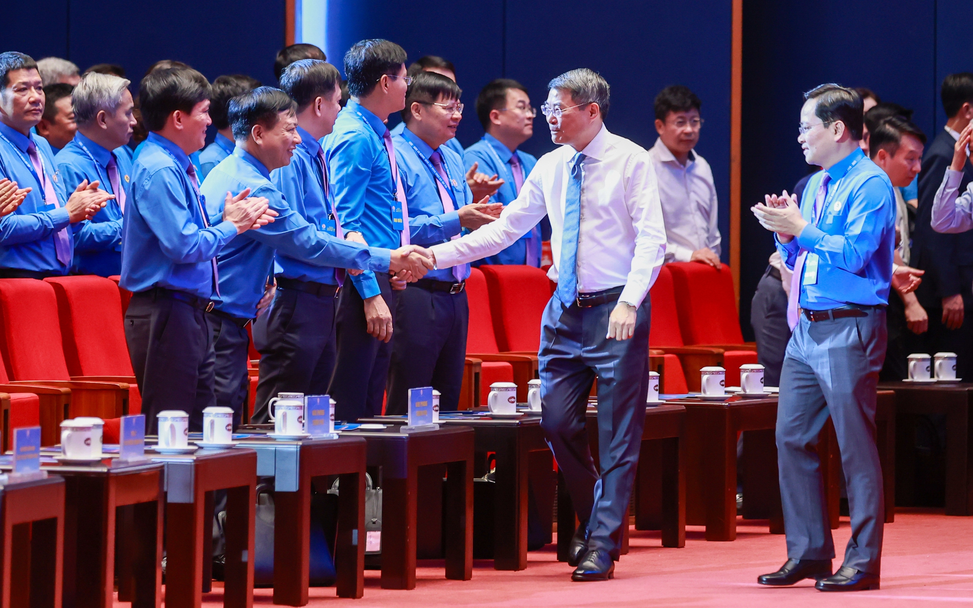 CẬP NHẬT: Thủ tướng Chính phủ trao đổi, thảo luận với Đại biểu dự Đại hội XIV Công đoàn Việt Nam