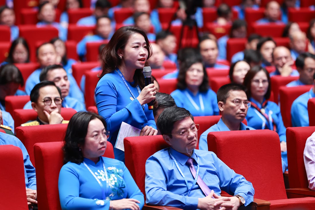 TỔNG THUẬT: Thủ tướng Chính phủ trao đổi, thảo luận với Đại biểu dự Đại hội XIV Công đoàn Việt Nam- Ảnh 12.