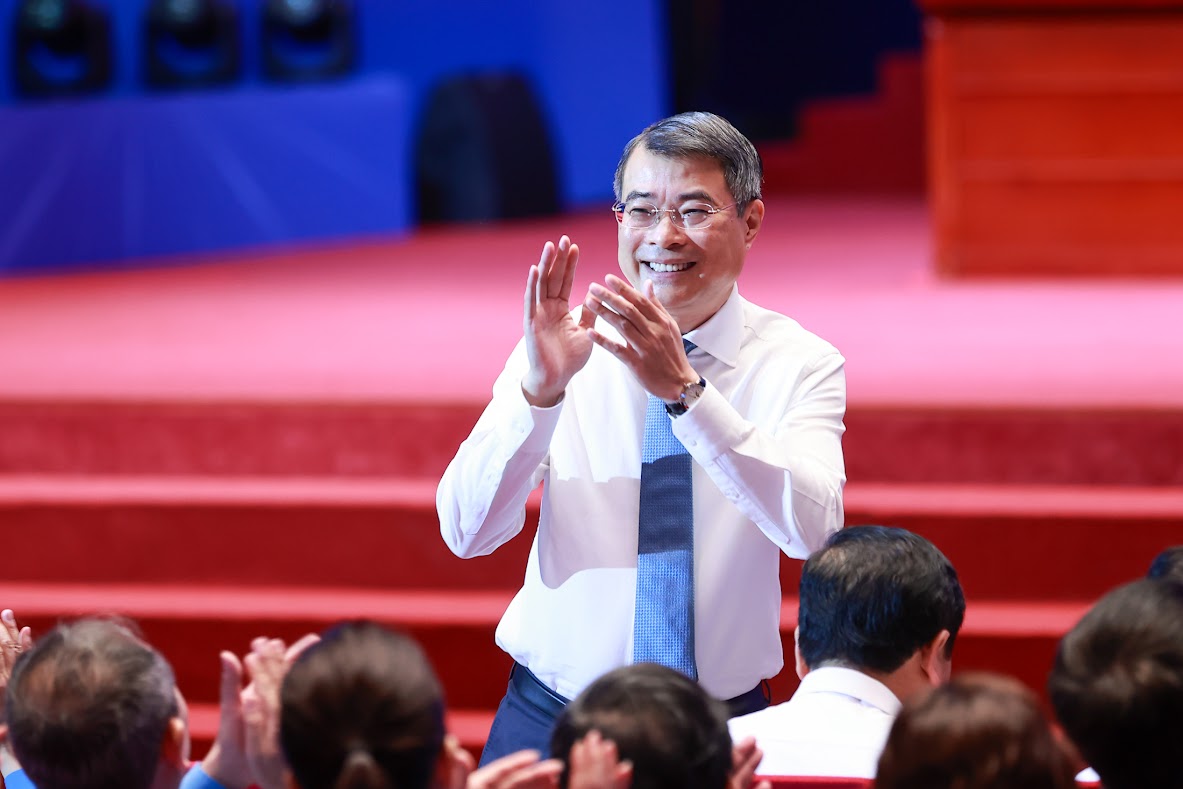 TỔNG THUẬT: Thủ tướng Chính phủ trao đổi, thảo luận với Đại biểu dự Đại hội XIV Công đoàn Việt Nam- Ảnh 2.