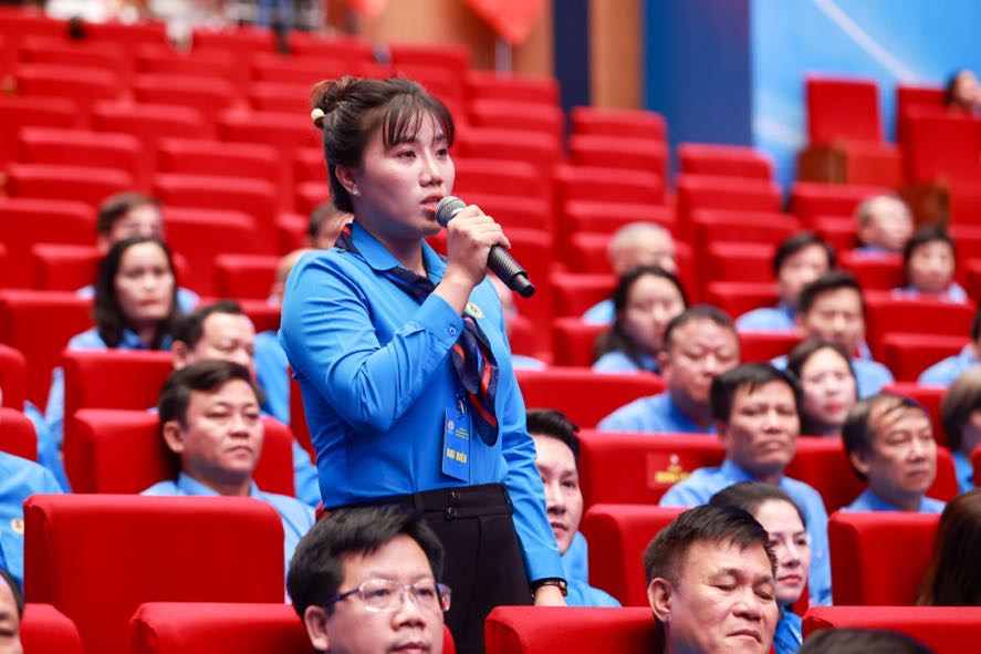 TỔNG THUẬT: Thủ tướng Chính phủ trao đổi, thảo luận với Đại biểu dự Đại hội XIV Công đoàn Việt Nam- Ảnh 7.