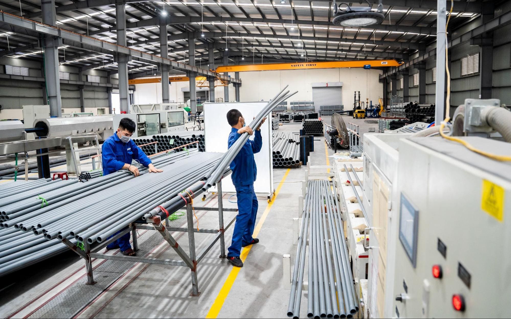 Sản xuất, nhập khẩu ống nhựa độc lập phải đóng góp xử lý chất thải