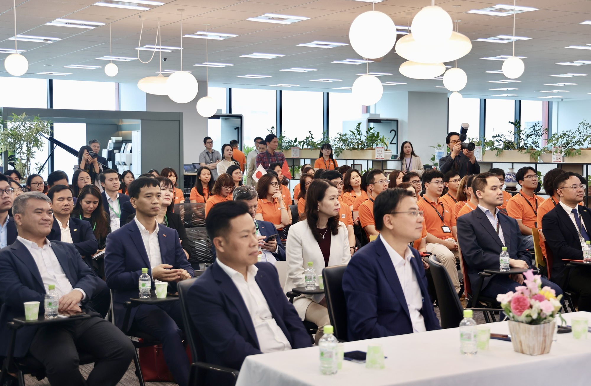 Phó Thủ tướng Lê Tiến Châu: FPT cần 'kể' cho bạn bè Nhật Bản 'câu chuyện' về sự cần cù, trách nhiệm và khát vọng Việt Nam- Ảnh 8.