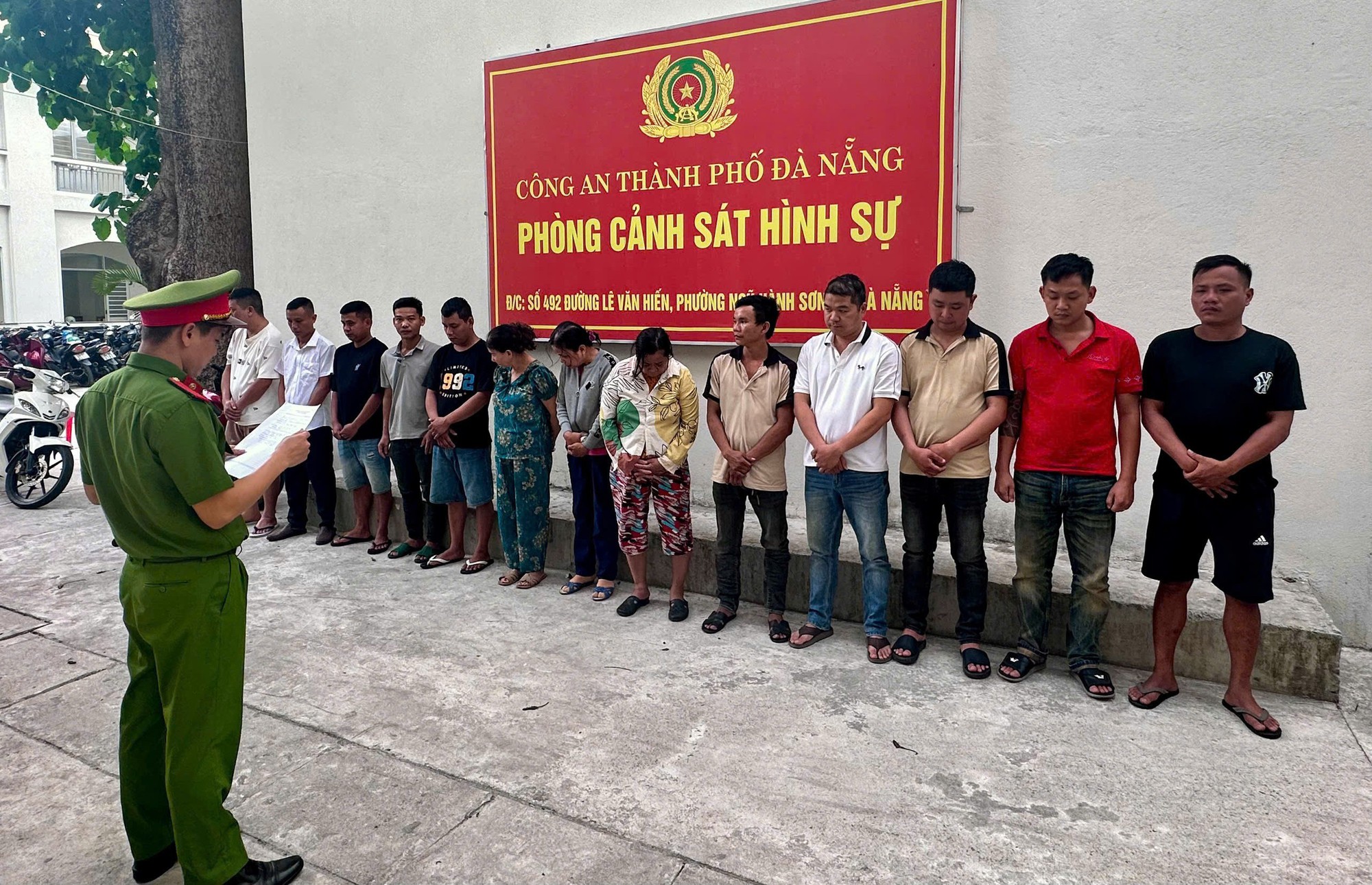Triệt phá đường dây cá độ bóng đá quy mô lớn trước thềm World Cup 2026- Ảnh 1. Triệt phá đường dây cá độ bóng đá quy mô lớn trước thềm World Cup 2026- Ảnh 1.